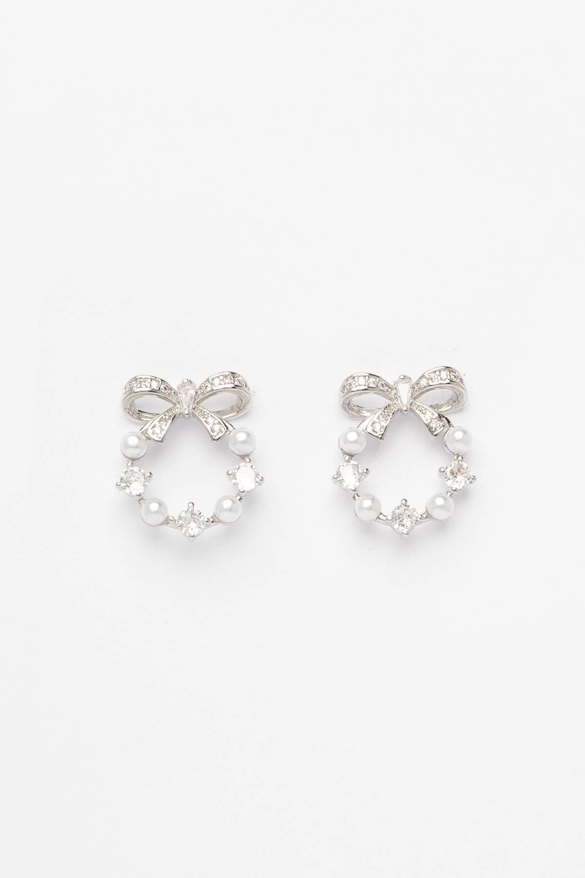 Silver Zirkon Detay Kurdela Ve İncili Çelenk Tasarım Glory Küpe AKE9500