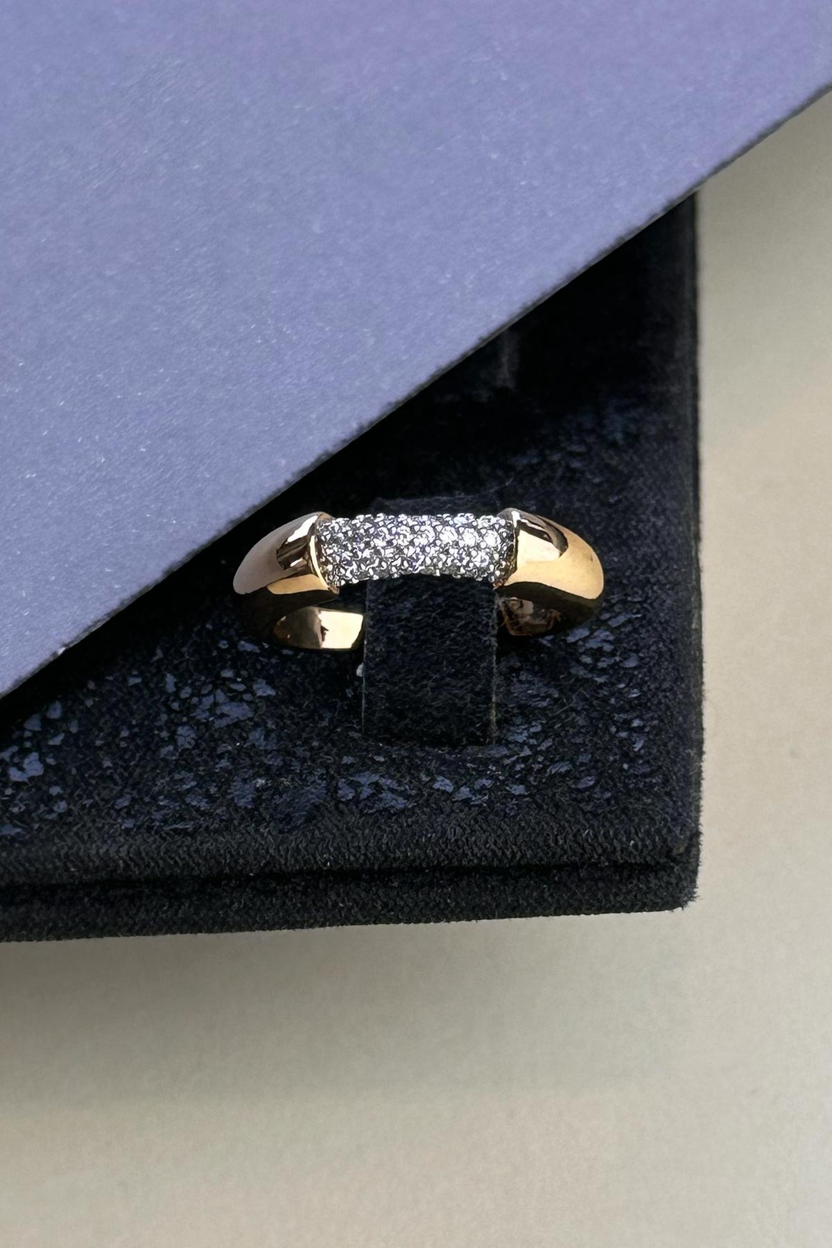 Zirkon Detay Gold Dolgulu Glory Yüzük AYZ8407