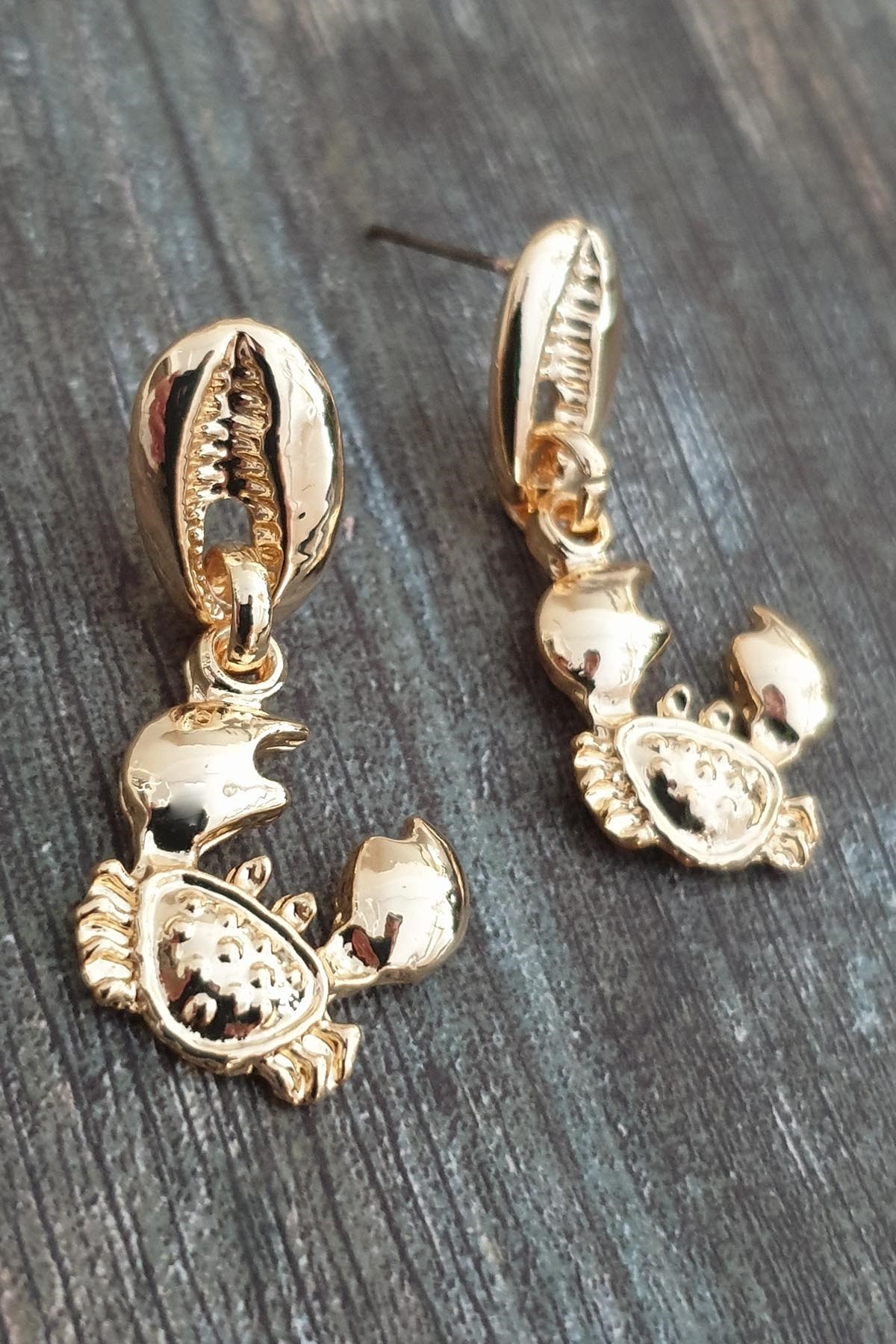 Gold Metal Sevimli Yengeç Küpe Ake2393