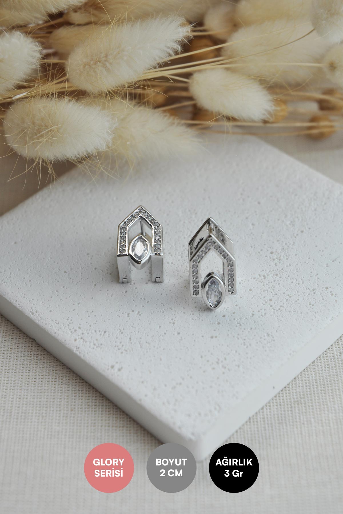 Silver Zirkon Ve Kristal Damla Detay Beşgen Glory Küpe AKE9017