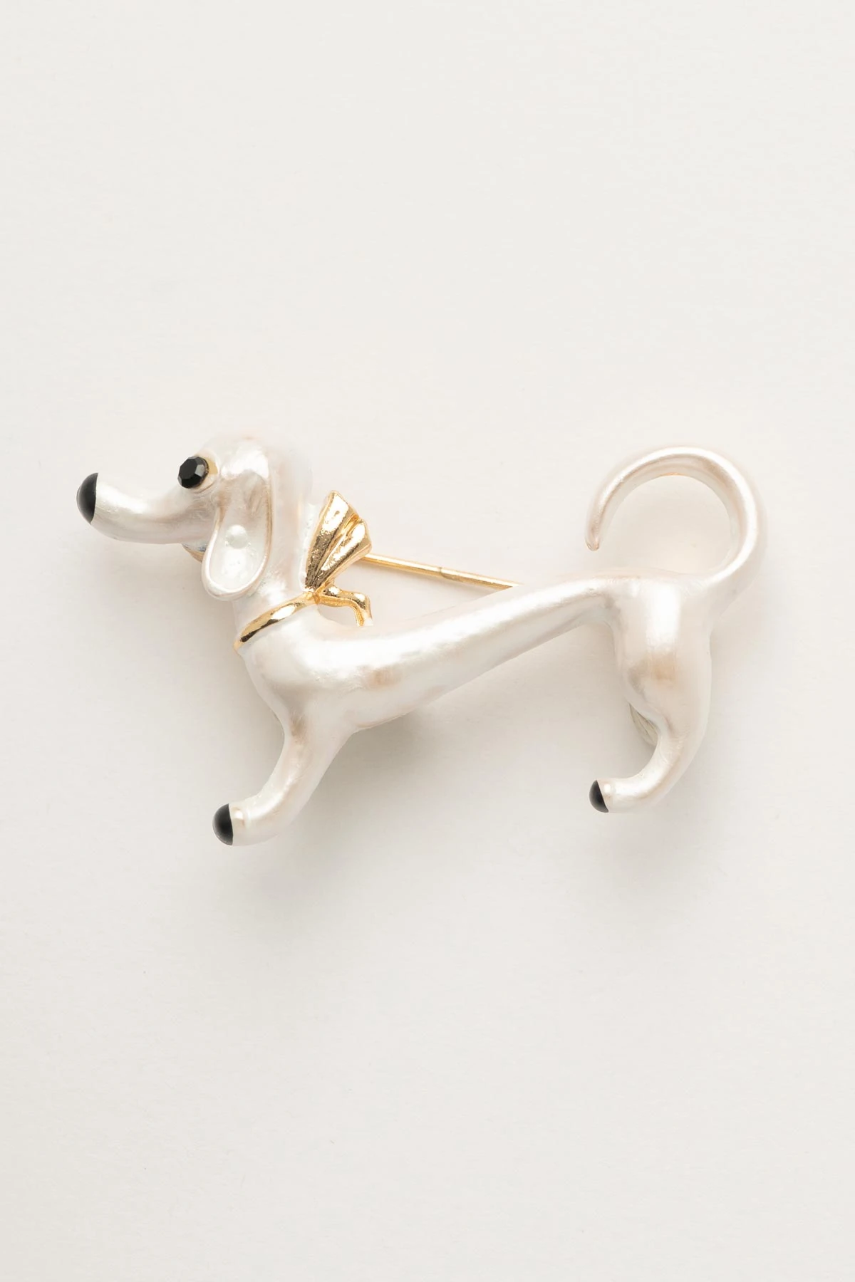 Beyaz Köpek Yaka Broşu ABR9143