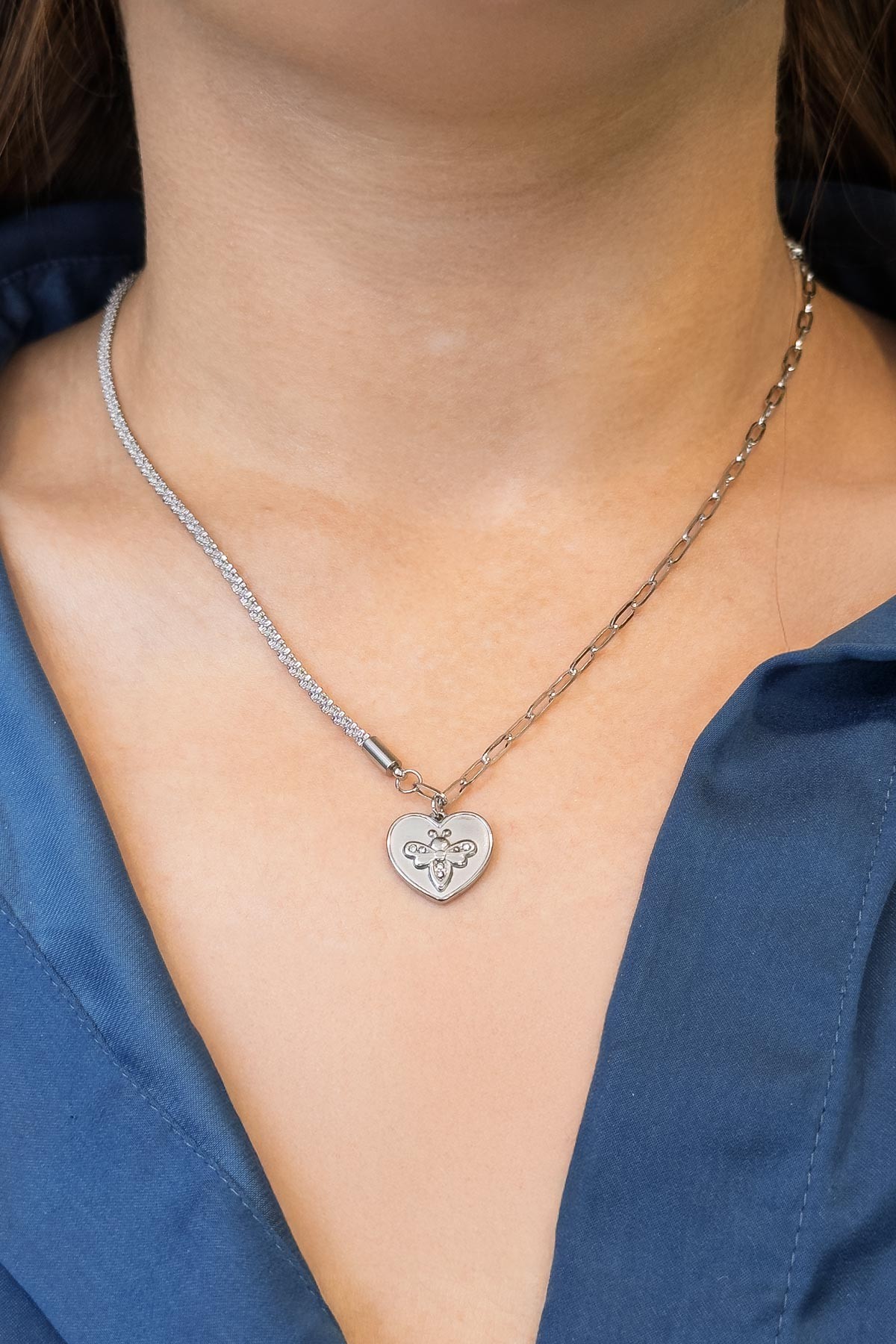 Silver Çift Zincir Sarmal Zirkon Kanatlı Arı Detay Kalp Sallantılı Çelik Kolye 45 cm AKL3796