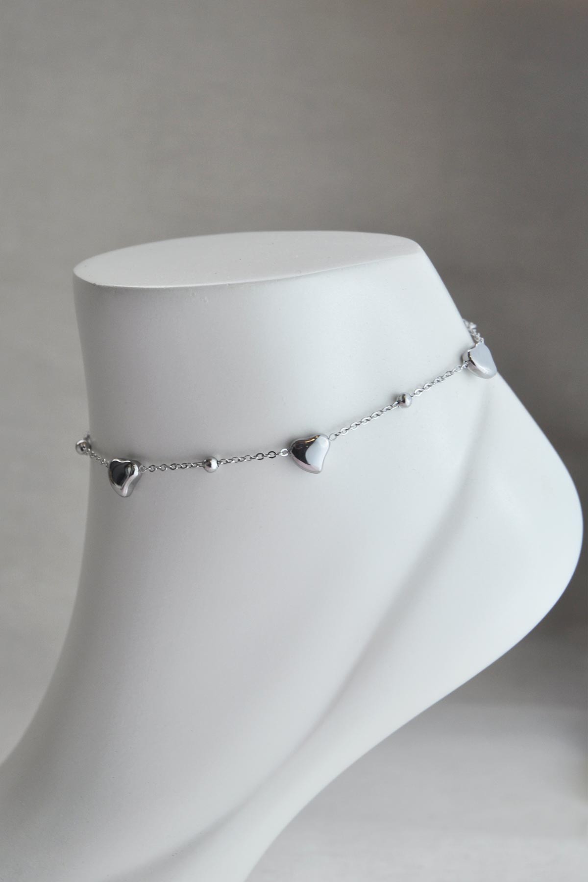 Silver Minimal Topçuk Detay Dolgulu Kalpler Tasarım Çelik Halhal AHL1356