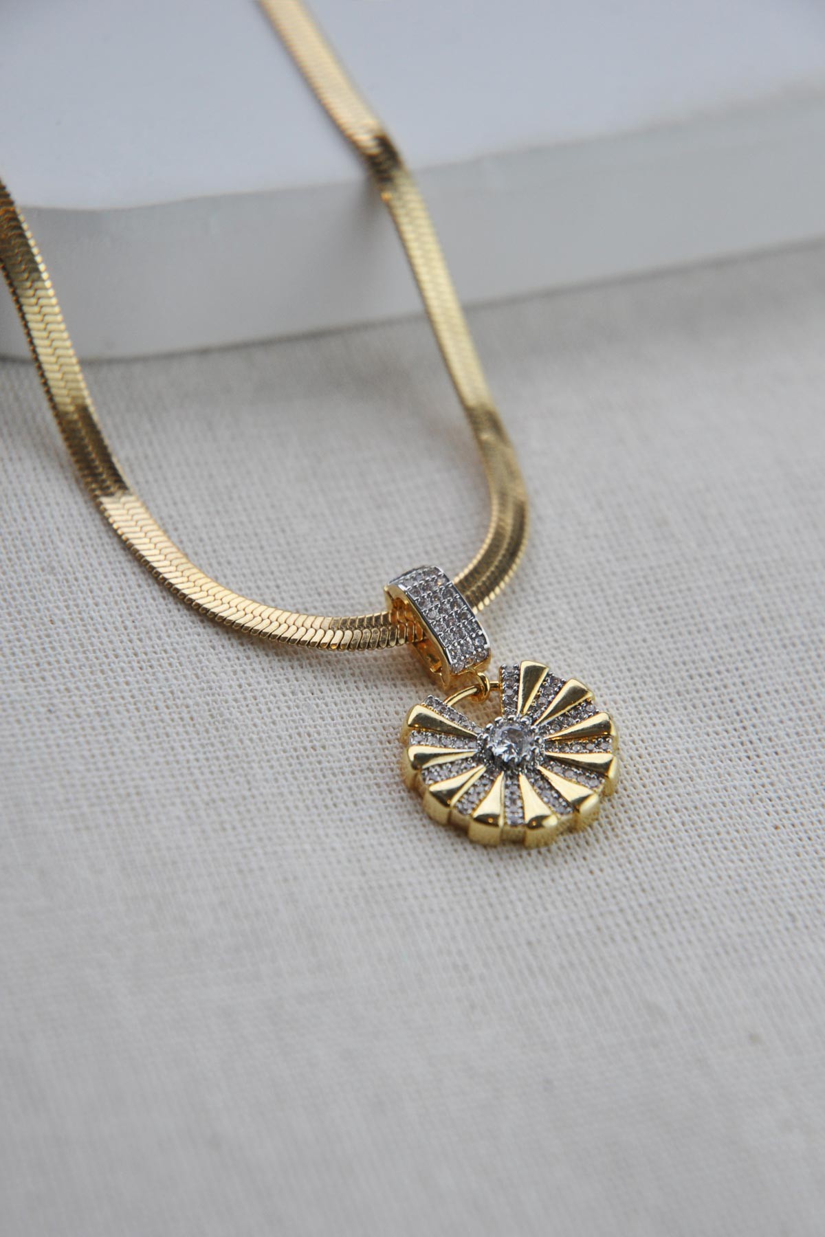 Tektaş Detay Zirkon Flower Ajda Charm ABL6539