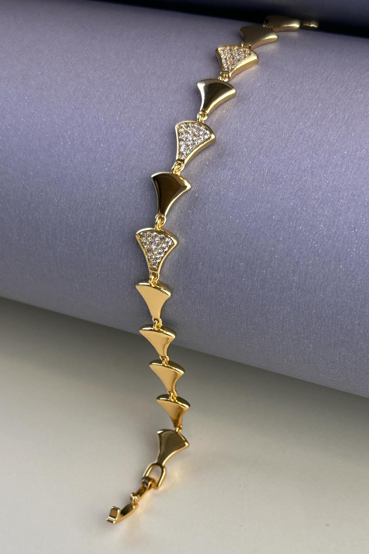 Gold Zirkon Oval Üçgen Tasarım Luxury Bileklik ABL7180