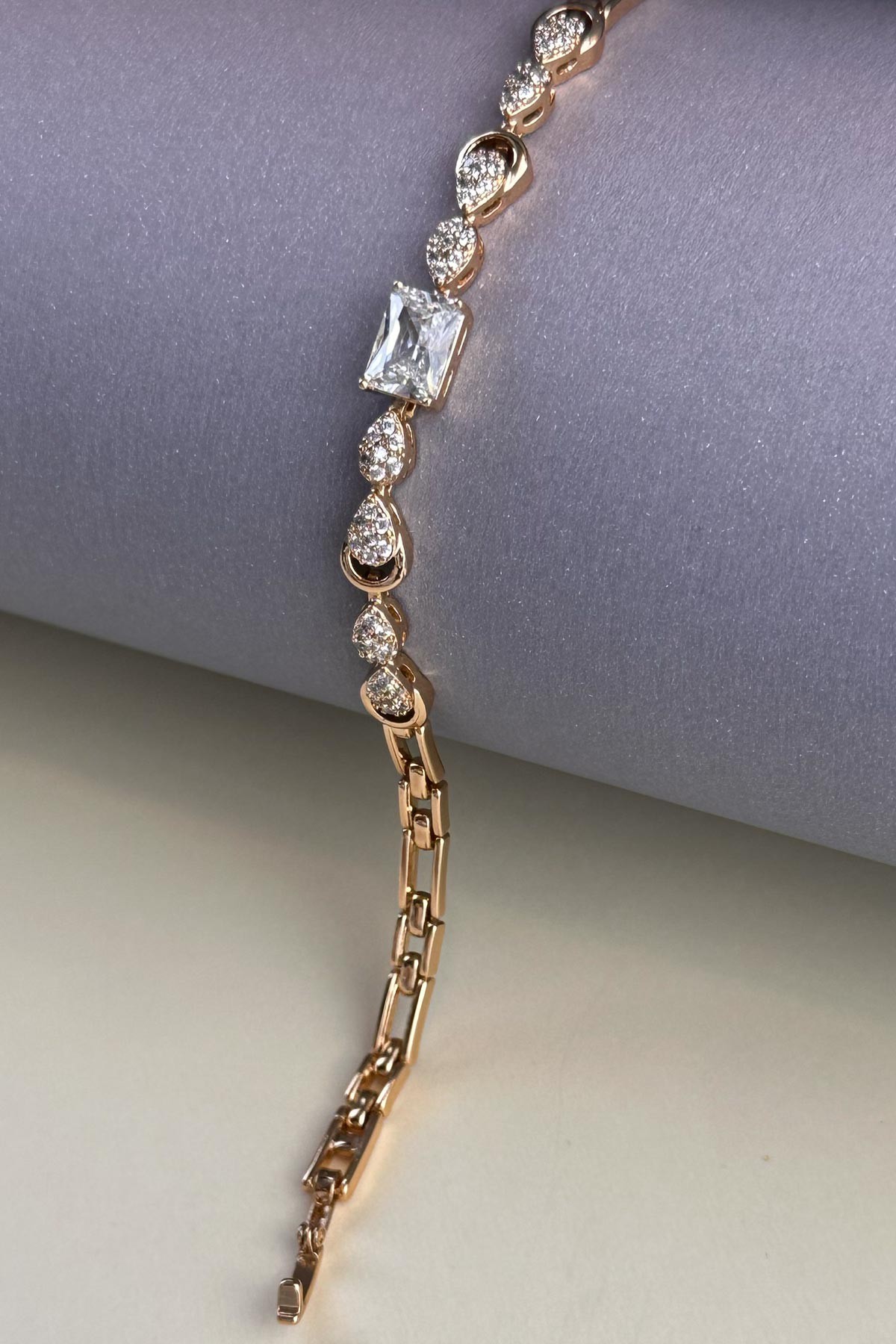 Baget Taş Detay Gold Zirkon Minimal Damlalar Tasarım Luxury Bileklik ABL7202