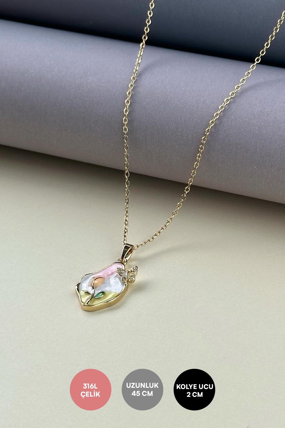 Gold Minimal Zincir Pembe Beyaz Sarı Mineli Sarı Lale Ve Zirkon Detay Kelebek Figürlü Asimetrik Tasarım Madalyon Çelik Kolye AKL4046