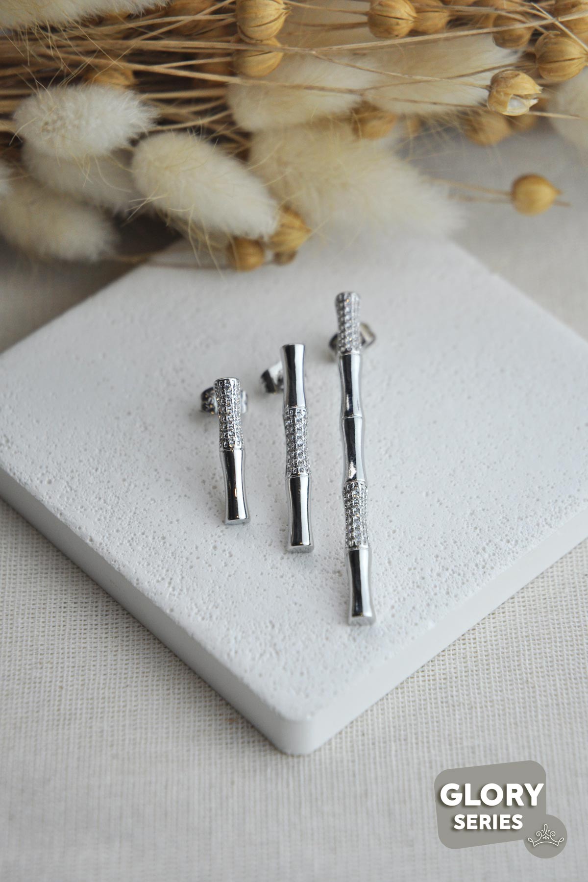 Silver Zirkon Detay Kıvrımlı Barlar Tasarım Çoklu Glory Küpe AKE8860