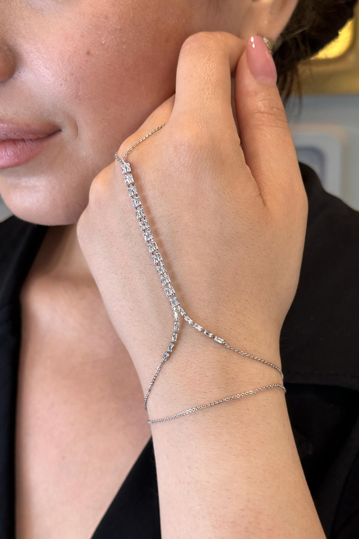 Silver Sıra Minimal Baget Taş Tasarım Şahmeran ASH1106