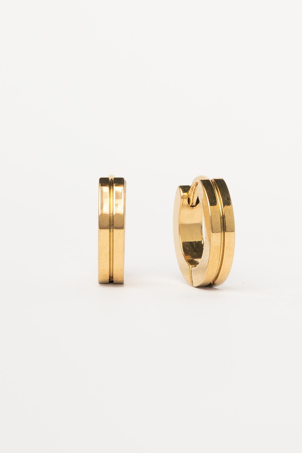 Gold Tek Çizgili Küçük Boy Halka Çelik Küpe AKE9541