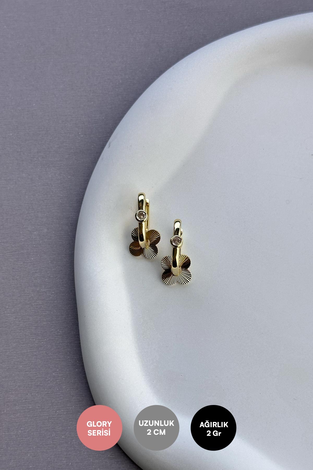 Gold Göçmen Küpesi Çizgi Desen Dört Yaprak Yonca Tasarım Glory Küpe AKE9162