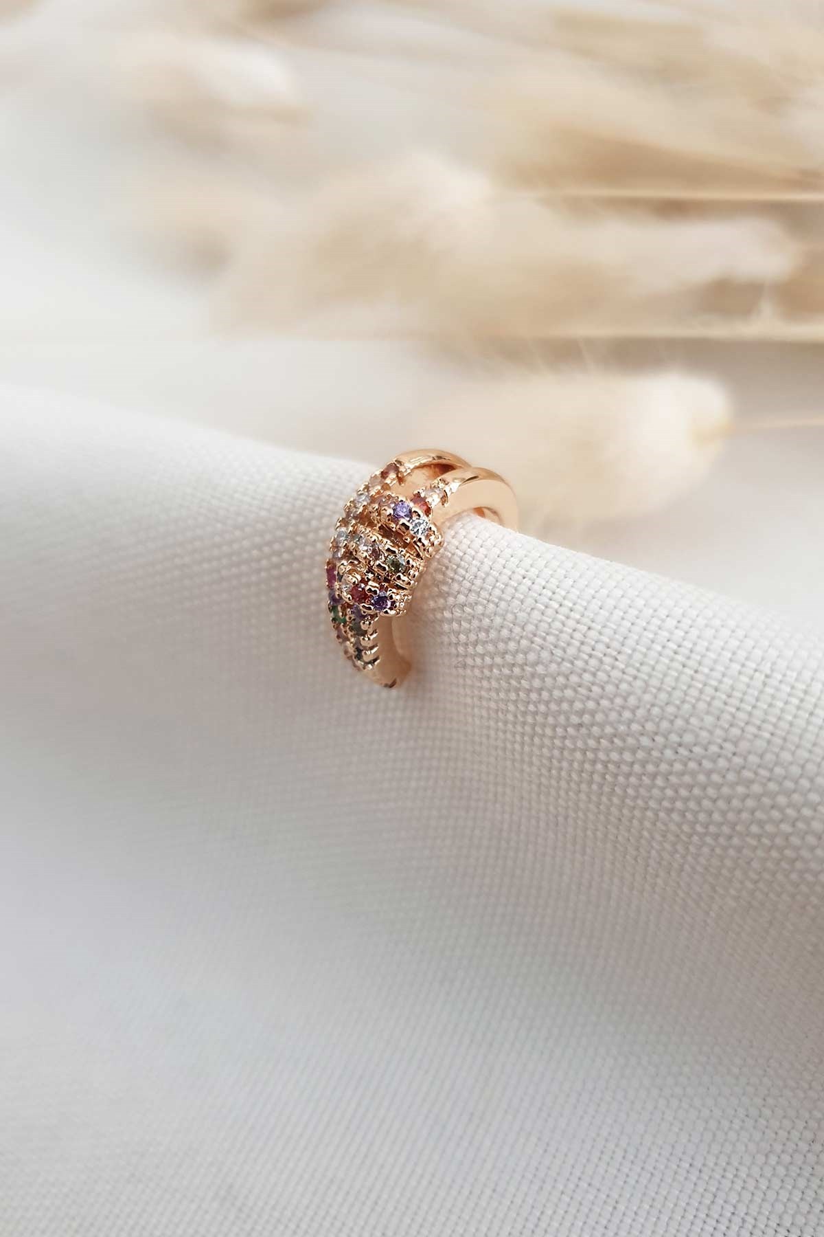 Colour Brombie Gold Sıkıştırmalı Kıkırdak Küpe AKE2920