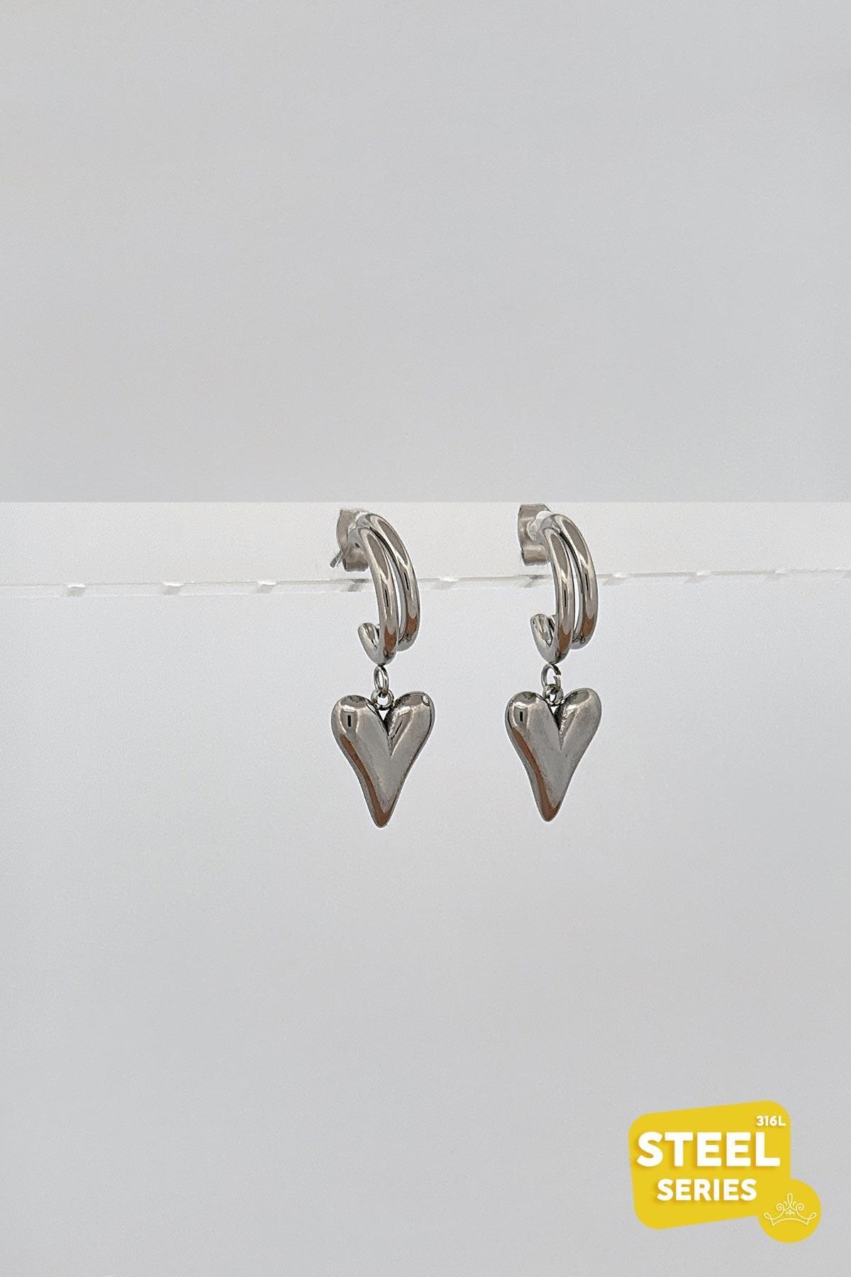 Gotik Tasarım Silver Kalp Sallantılı Çelik Küpe AKE6361