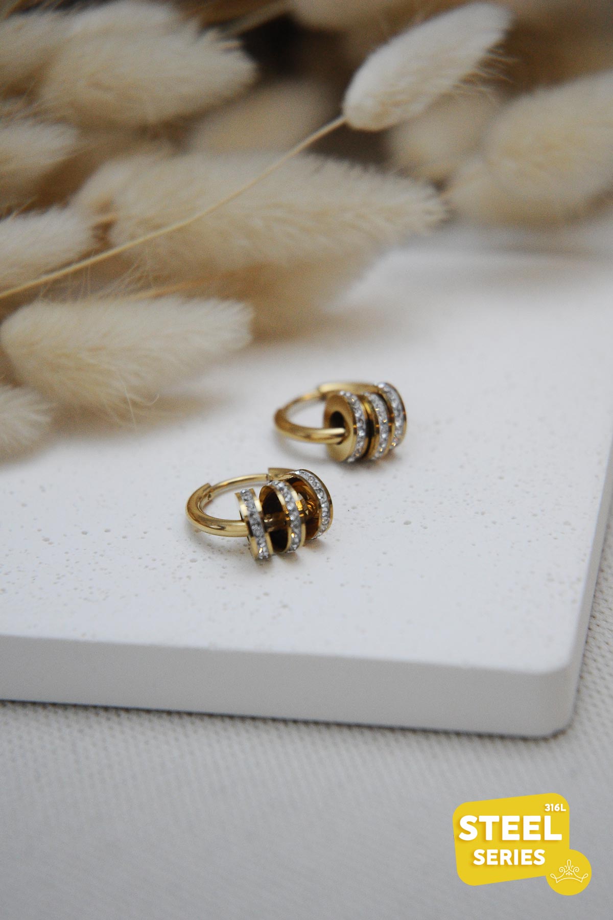 Zirkon Silindir Sallantılı Gold Halka Çelik Küpe AKE4795