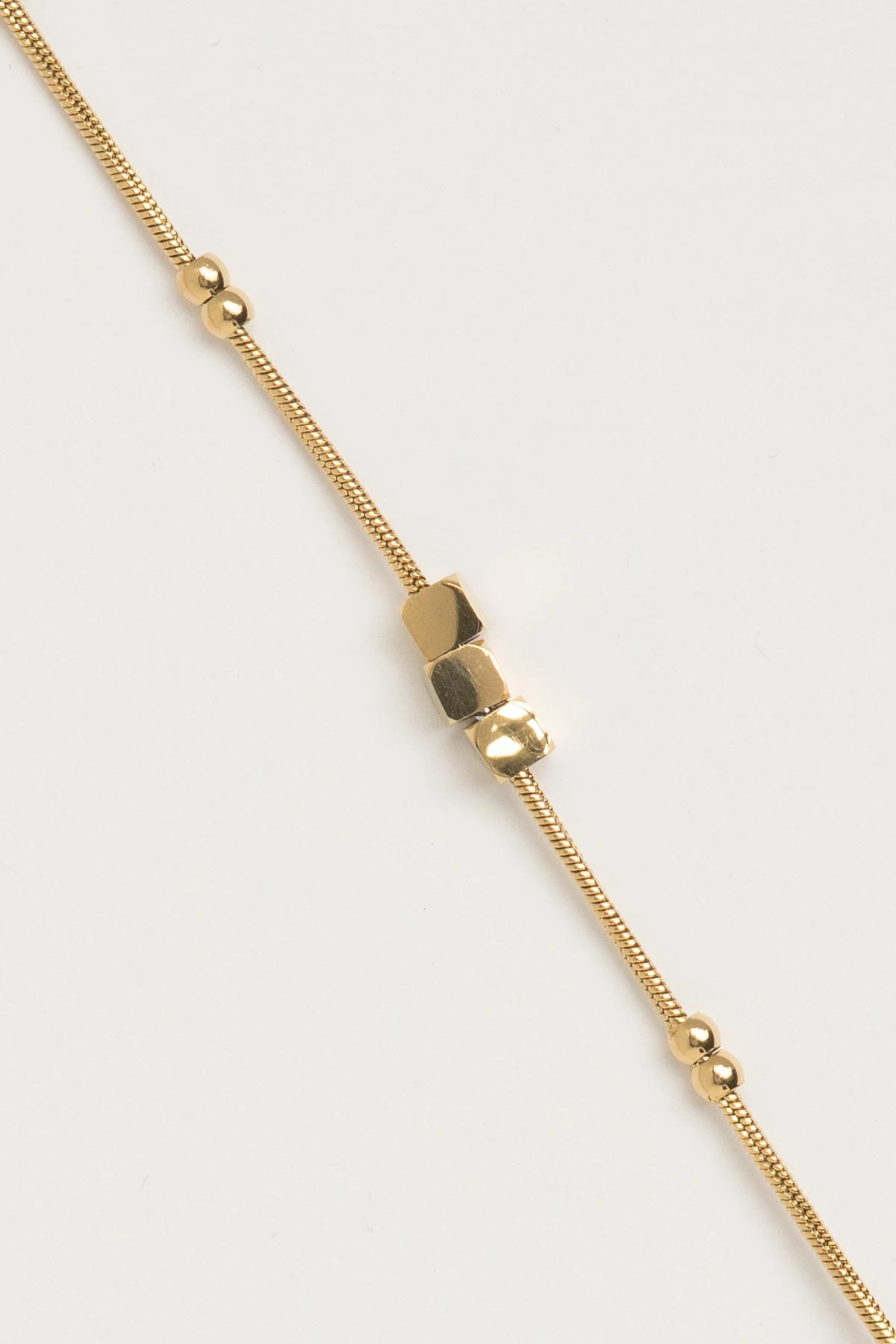 Gold Üçlü Sıra Minimal Küpçük Topçuk Detay Boru Zincir Çelik Bileklik ABL6509