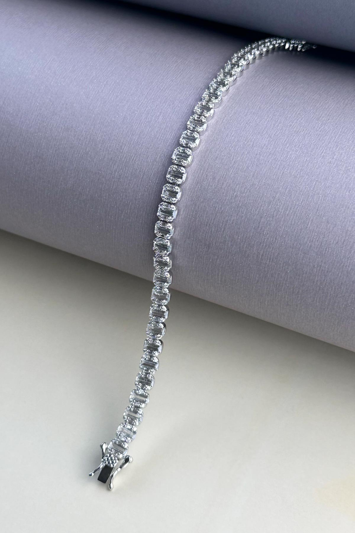 Silver Kristal Baget Kare Tasarım Sıralı Bileklik ABL7303