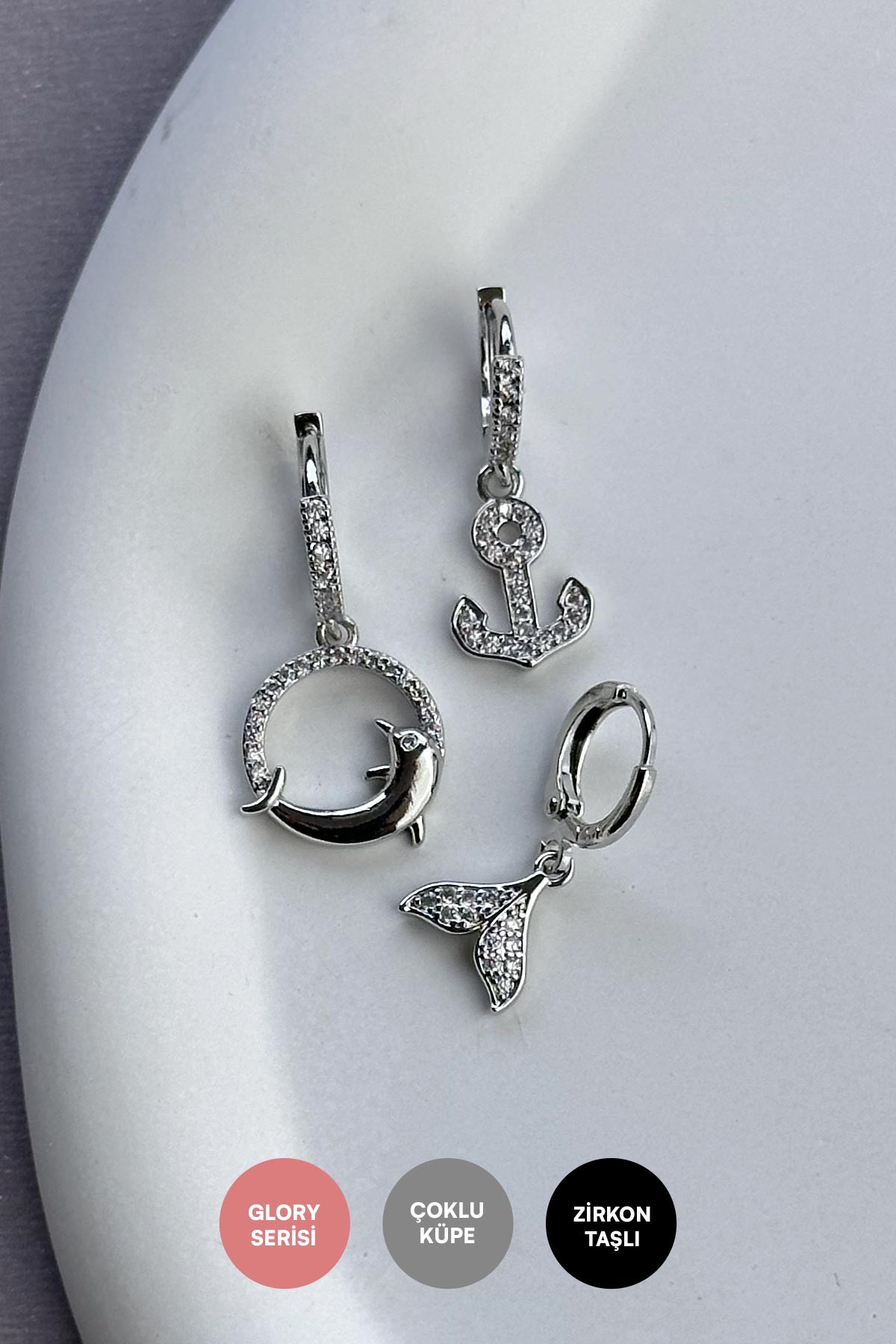 Silver Zirkon Çember Detay Yunus Ve Çapa Sallantılı Çoklu Glory Küpe AKE9190