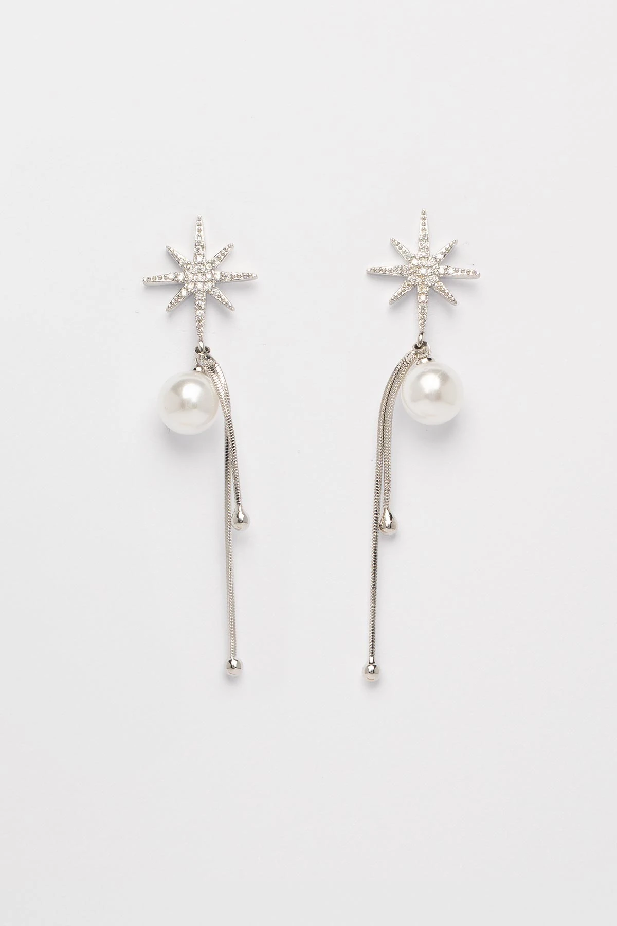 Silver Zirkon Taş Detay İnci Ve Slim Boru Zincir Sallantılı Glory Küpe AKE9407