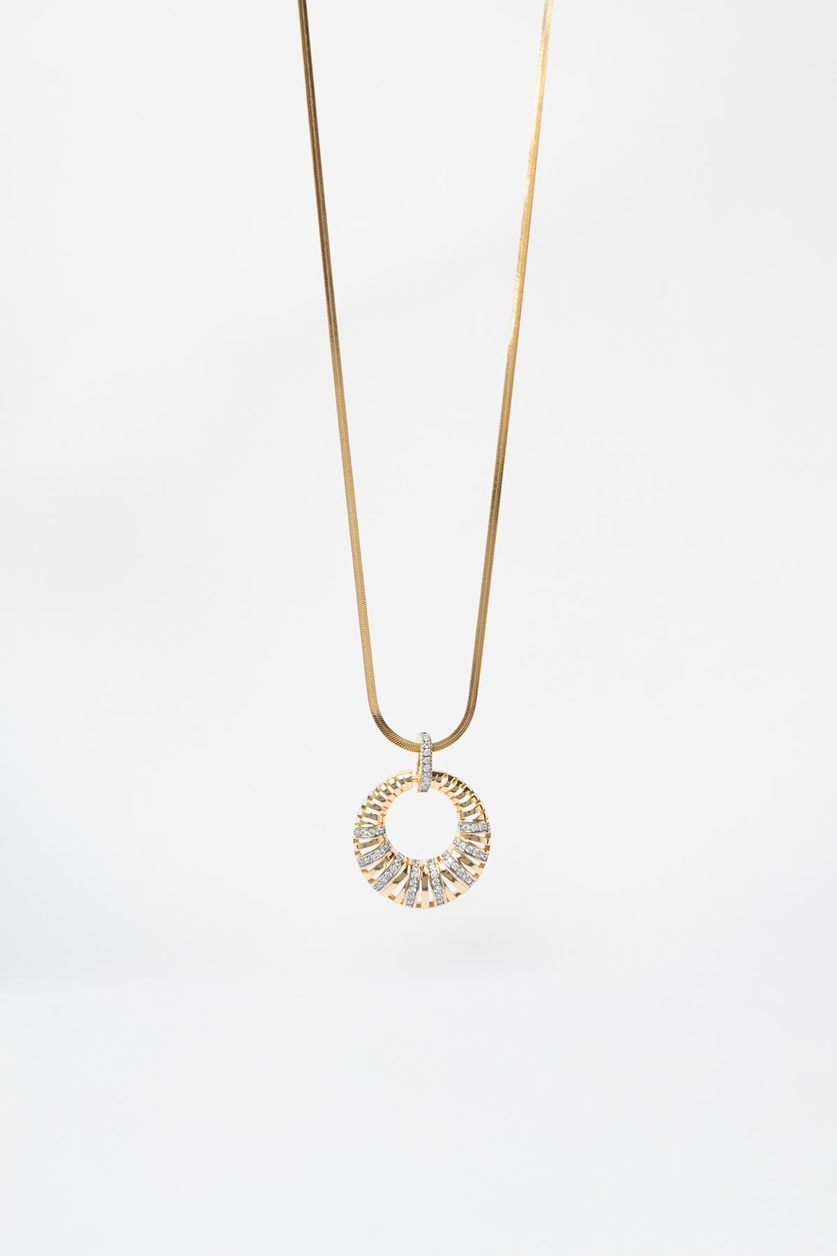 Gold Slim İtalyan Zincir Zirkon Detaylı Dolgulu Halka Sallantılı 60cm Çelik Kolye AKL4123