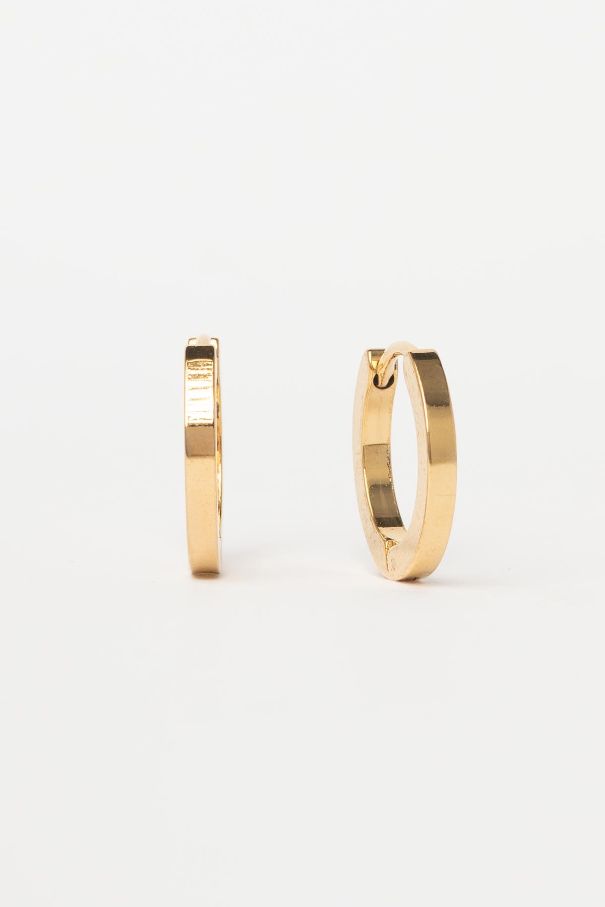 Gold Düz Köşeli Kesim Küçük Boy Halka Çelik Küpe AKE9539