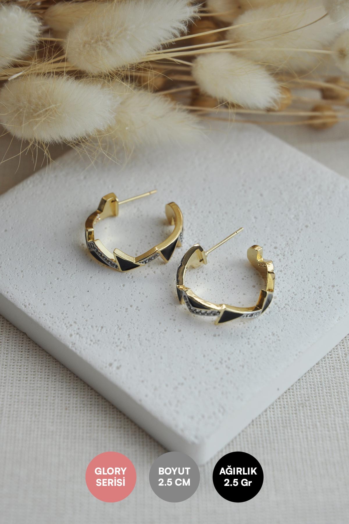 Siyah Üçgenler Ve Zirkon Detay Gold Halka Tasarım Glory Küpe AKE9031