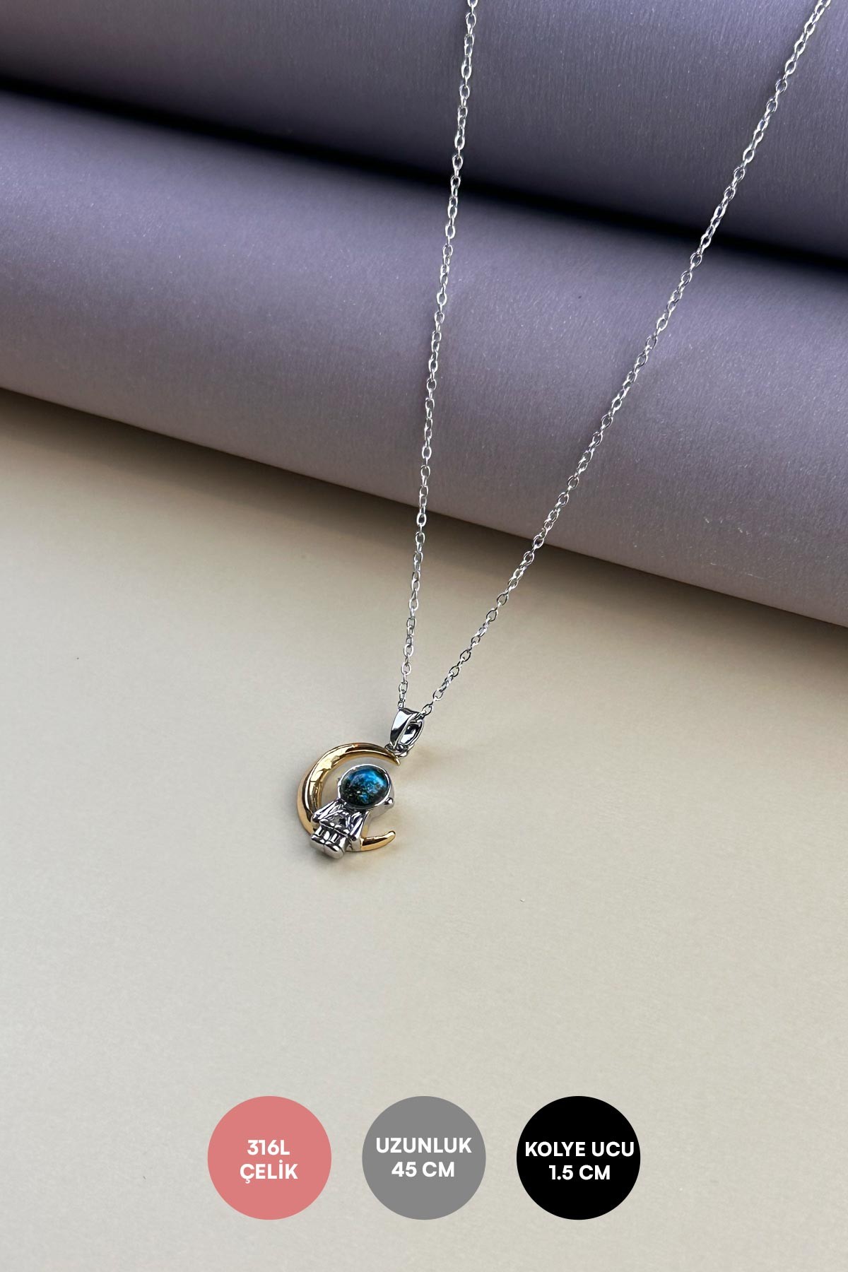 Silver Minimal Zincir Ayda Oturan Astranot Figürlü Çelik Kolye 45 cm AKL4077