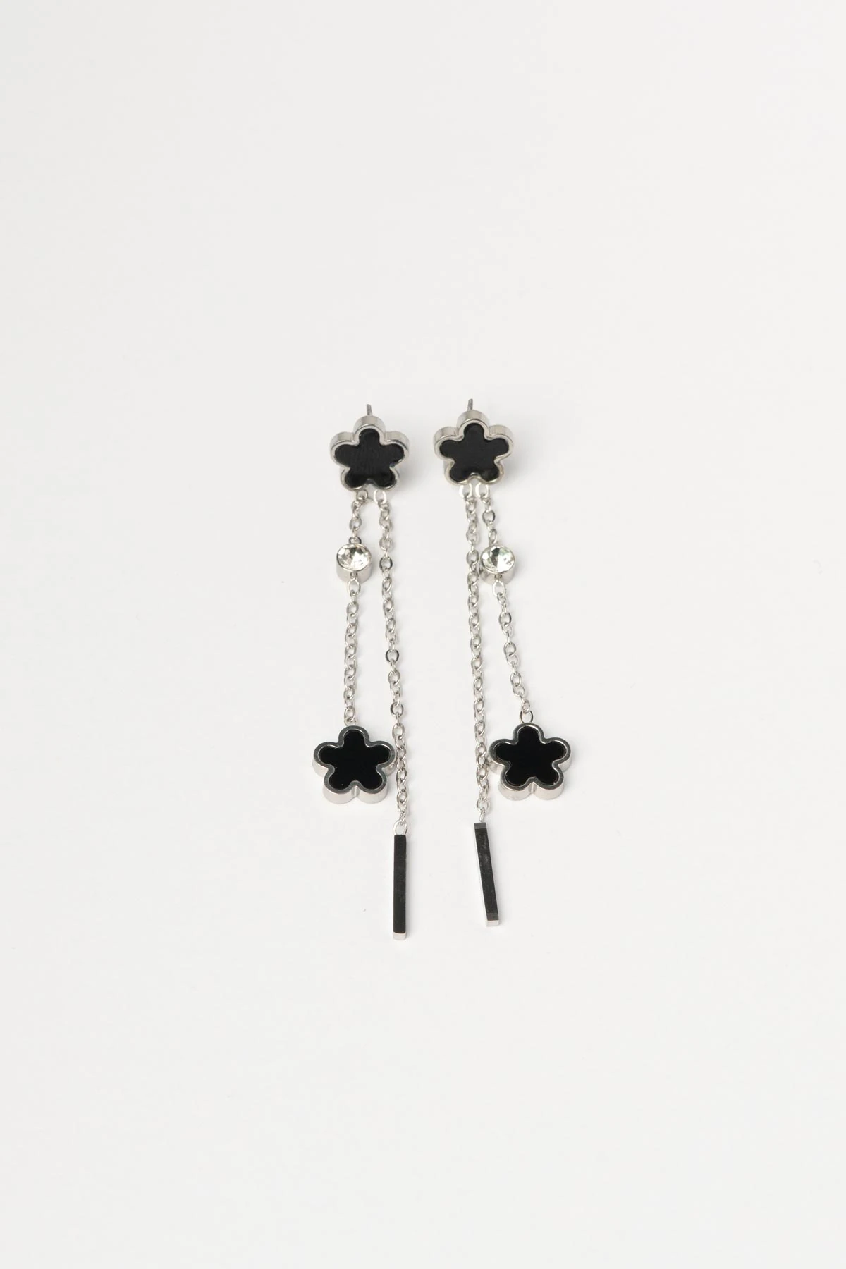 Silver Siyah Mineli Beş Yaprak Yonca Sallantılı Çelik Küpe AKE9263