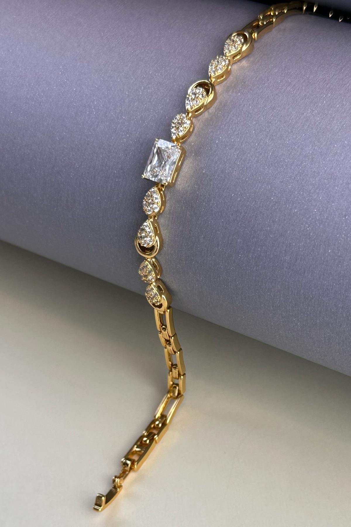 Baget Taş Detay Light Gold Zirkon Minimal Damlalar Tasarım Luxury Bileklik ABL7182