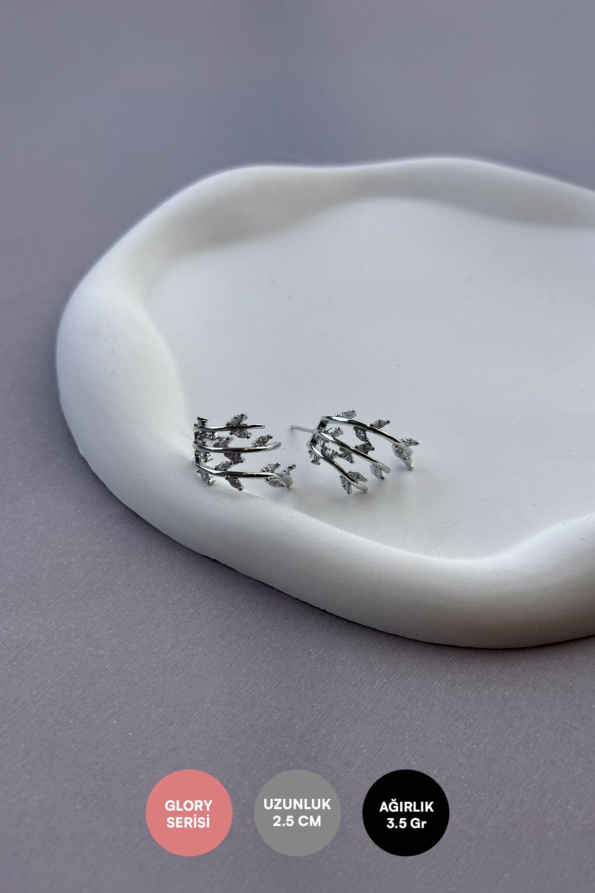 Silver Baget Taş Detay Üçlü Dal Tasarım Glory Küpe AKE9198