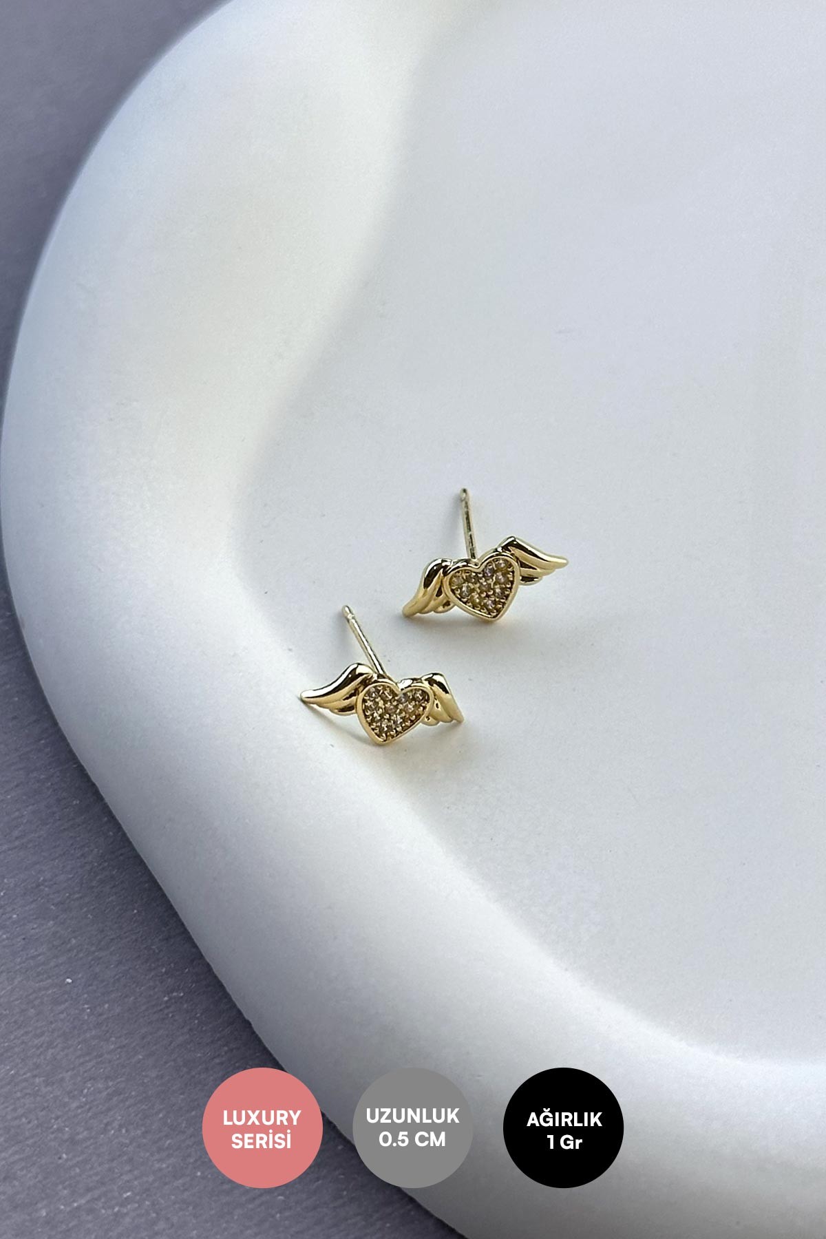 Gold Minimal Kanatlı Zirkon Kalp Tasarım Luxury Küpe AKE8958