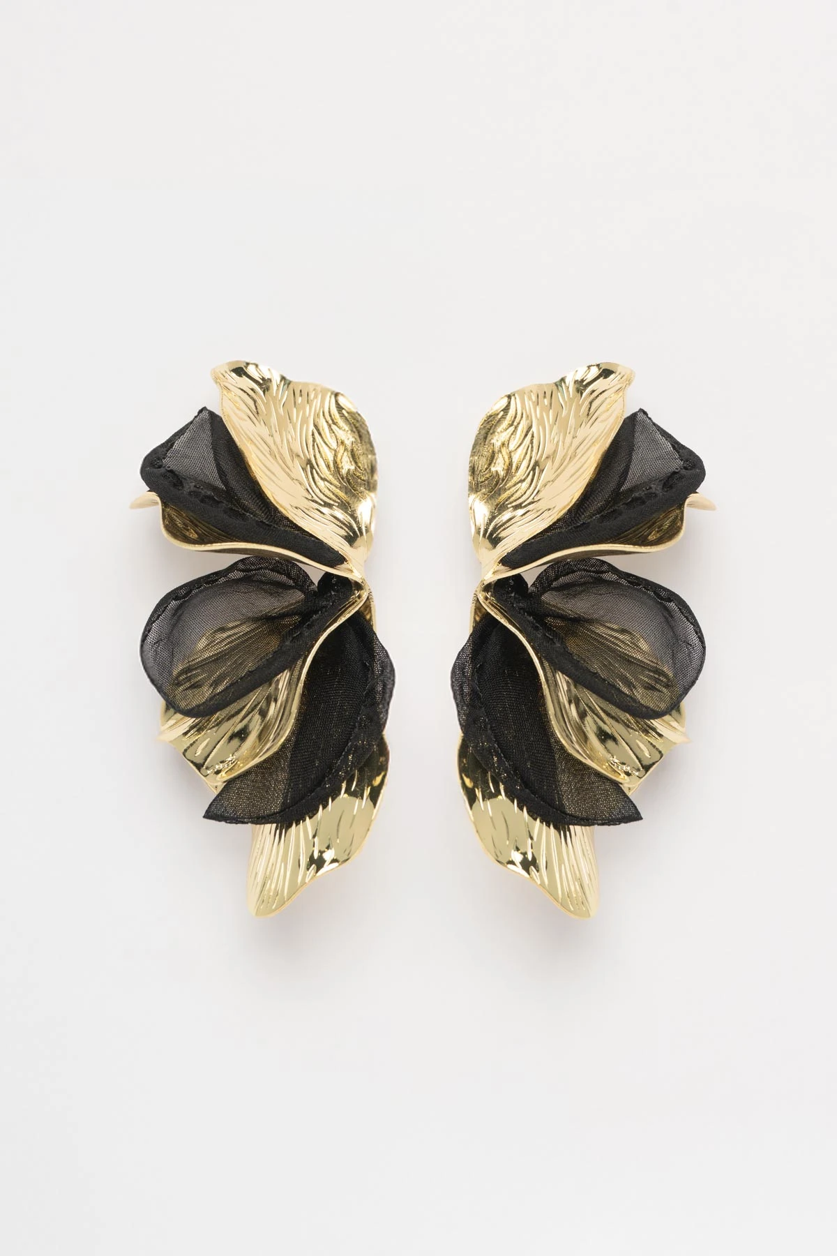 Gold Yaprak Siyah Kumaş Detay Stefany Küpe AKE9801