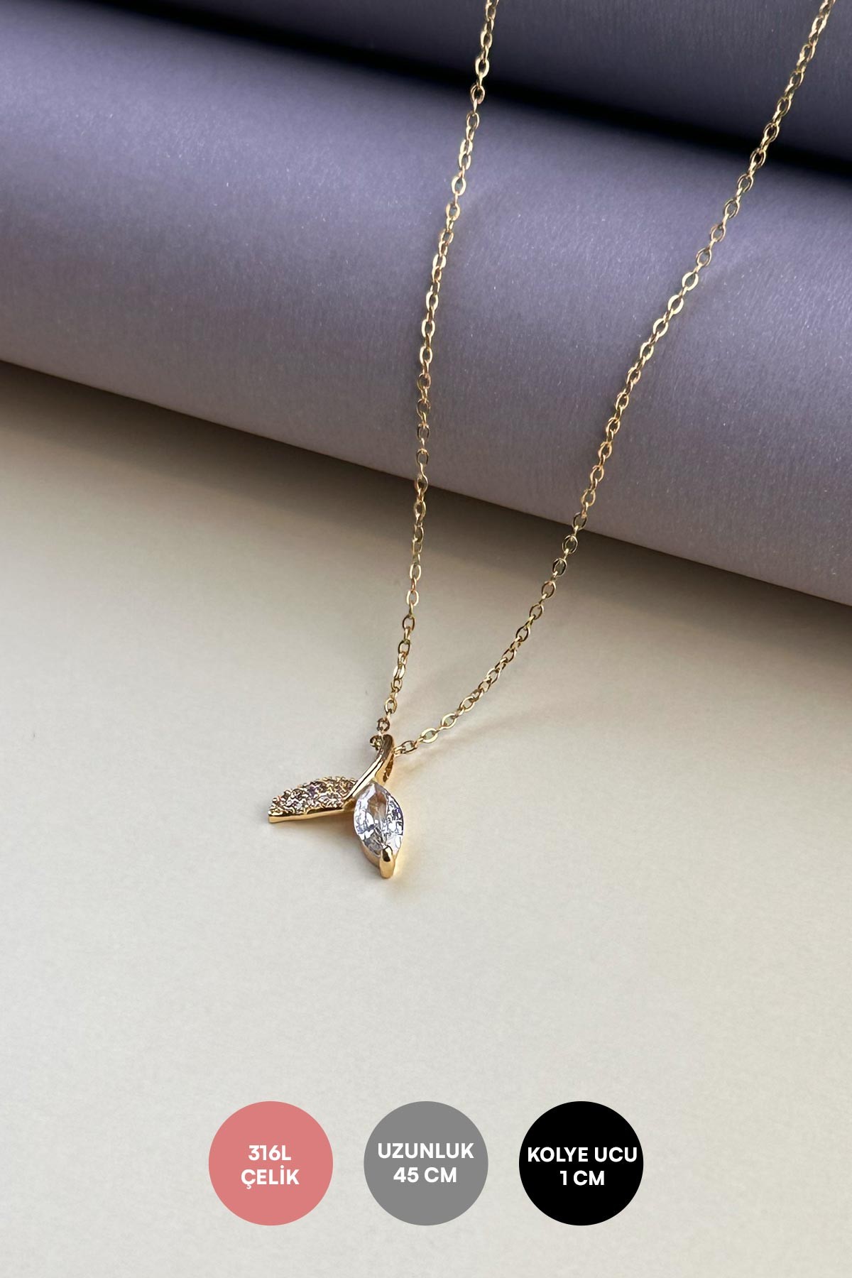 Gold Minimal Zincir Zirkon Ve Tektaş Detay Balık Kuyruğu Sallantılı Çelik Kolye 45 cm AKL4072