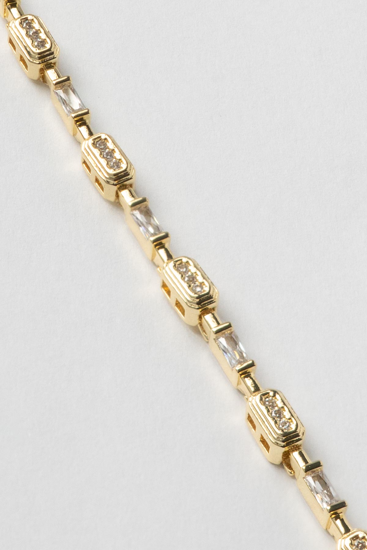Gold 14K Üçlü Minimal Zirkon Ve Kristal Taş Sıralı Luxury Bileklik ABL7395