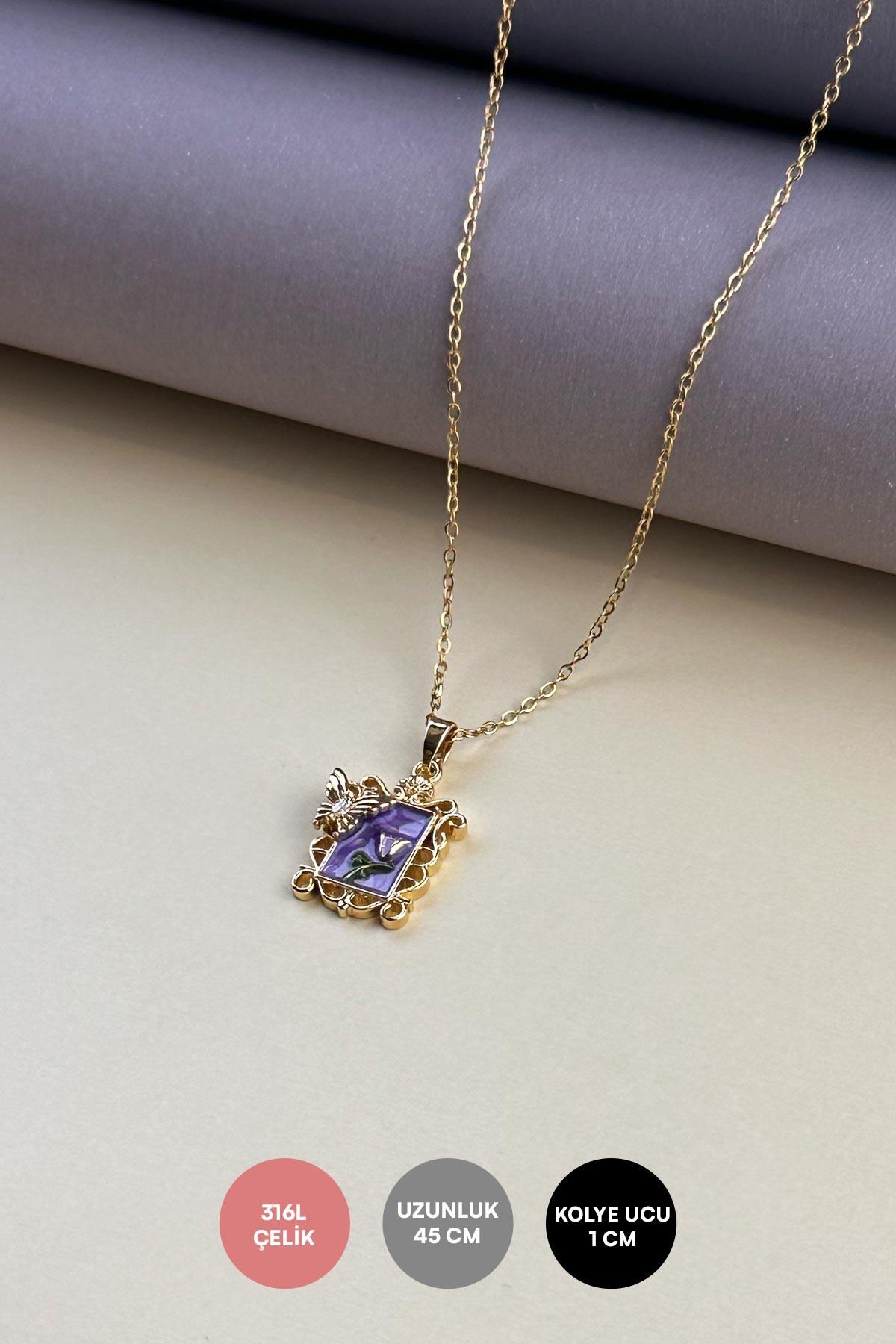 Gold Minimal Zincir Mor Mineli Tektaş Detay Kelebek Ve Çiçek Figürlü Antika Kare Çerçeve Tasarım Madalyon Çelik Kolye 45 cm AKL4061