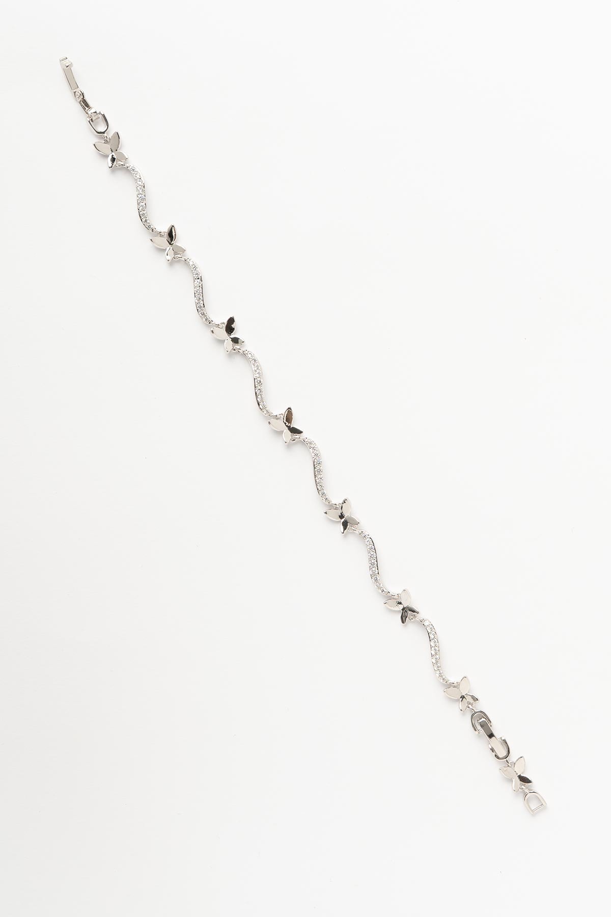 Silver Dalgalı Form Kelebek Motifli Luxury Bileklik ABL7536
