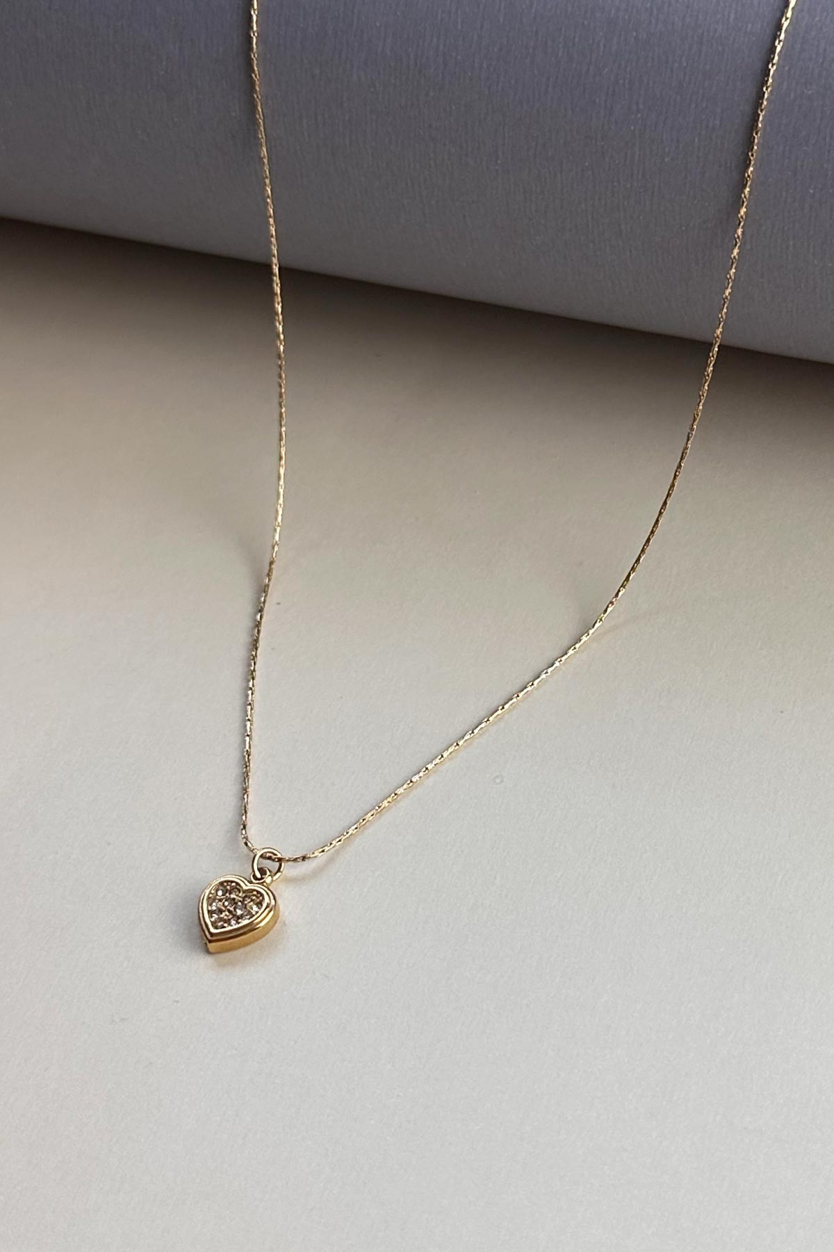 Gold Minimal Zirkon Detay Kalp Sallantılı 45cm Çelik Kolye AKL4013