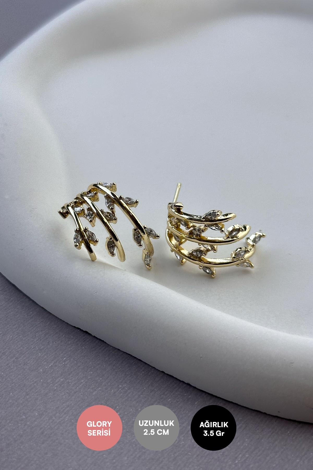 Gold Baget Taş Detay Üçlü Dal Tasarım Glory Küpe AKE9197