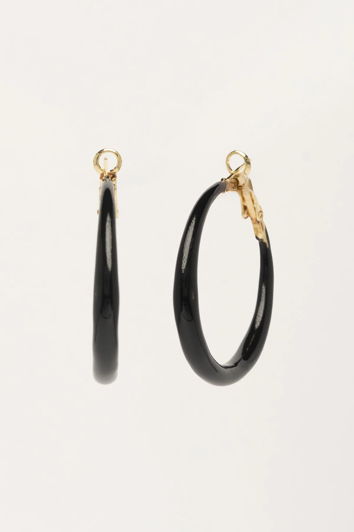 Siyah Deri Görünümlü Büyük Halka Stefany Küpe AKE9643