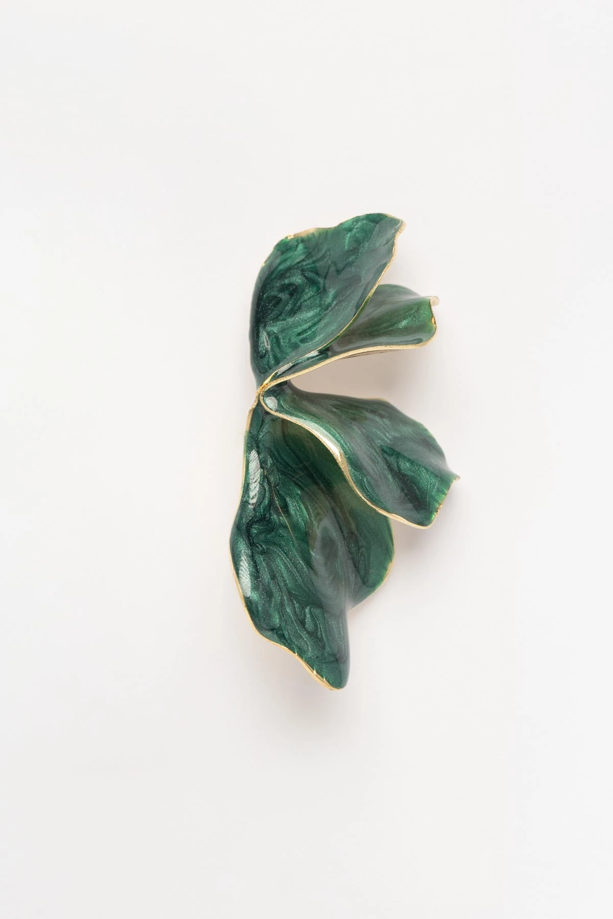 Gold Kenar Yeşil Seramik Tasarım Yaprak Stefany Küpe AKE9805