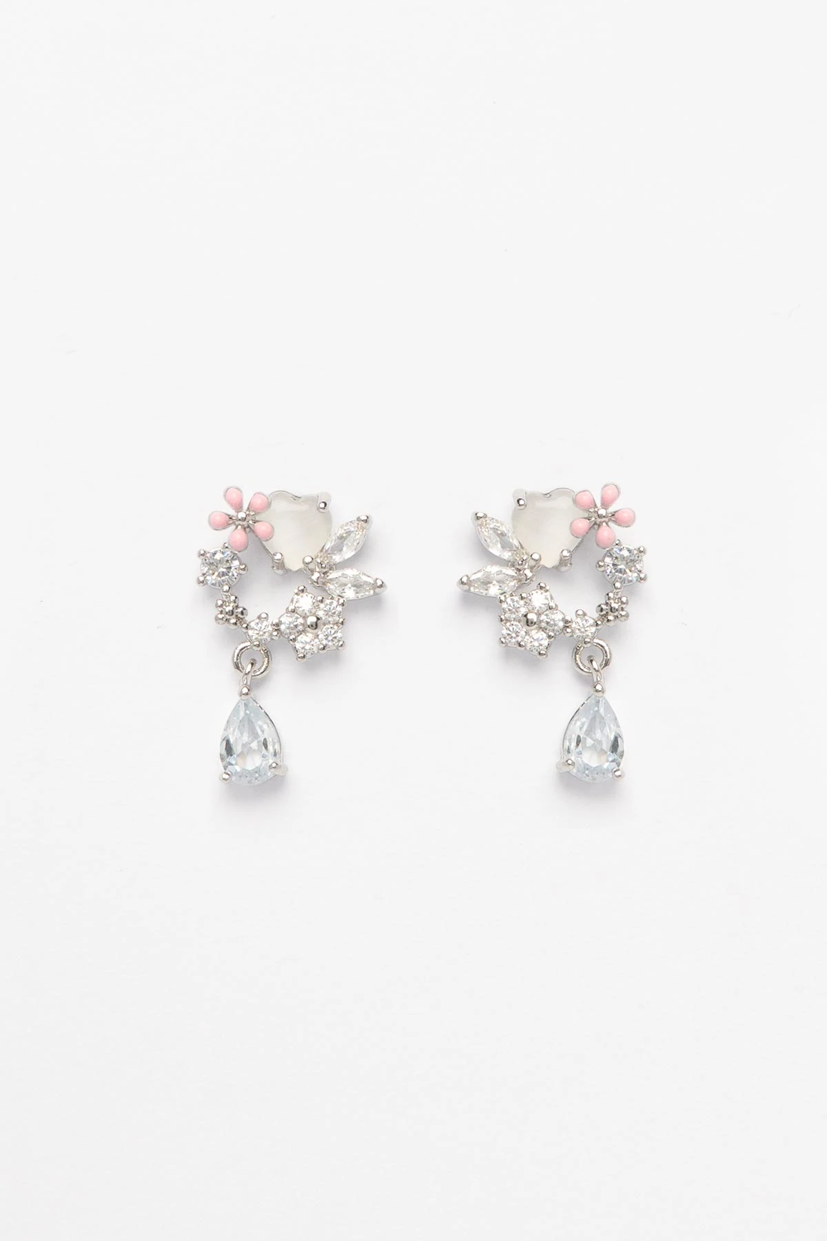 Silver Damla Taş Sallantılı Çiçek Buketi Tasarım Glory Küpe AKE9499