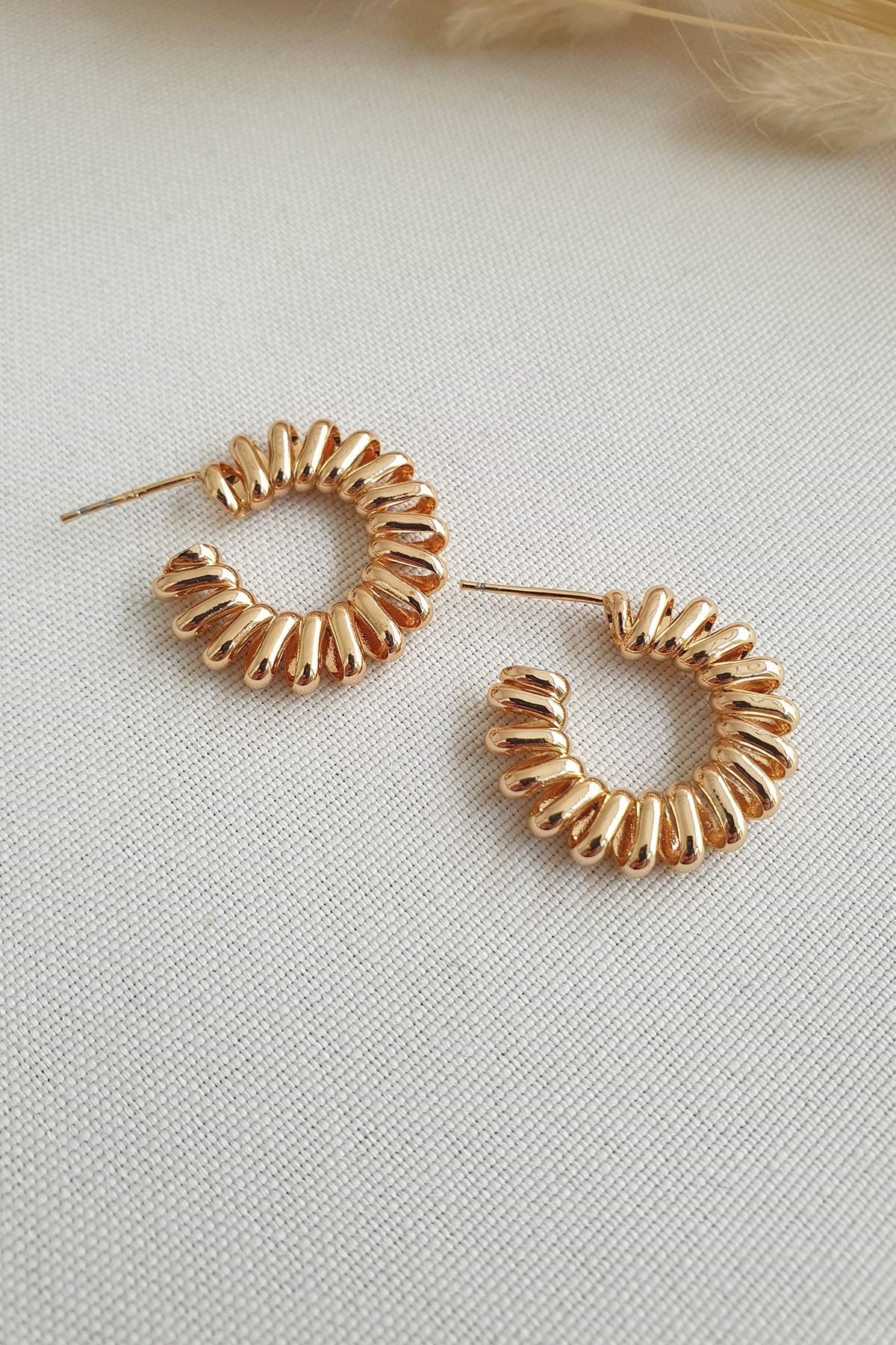 Spiral Gold Halka Küpe Ake3801