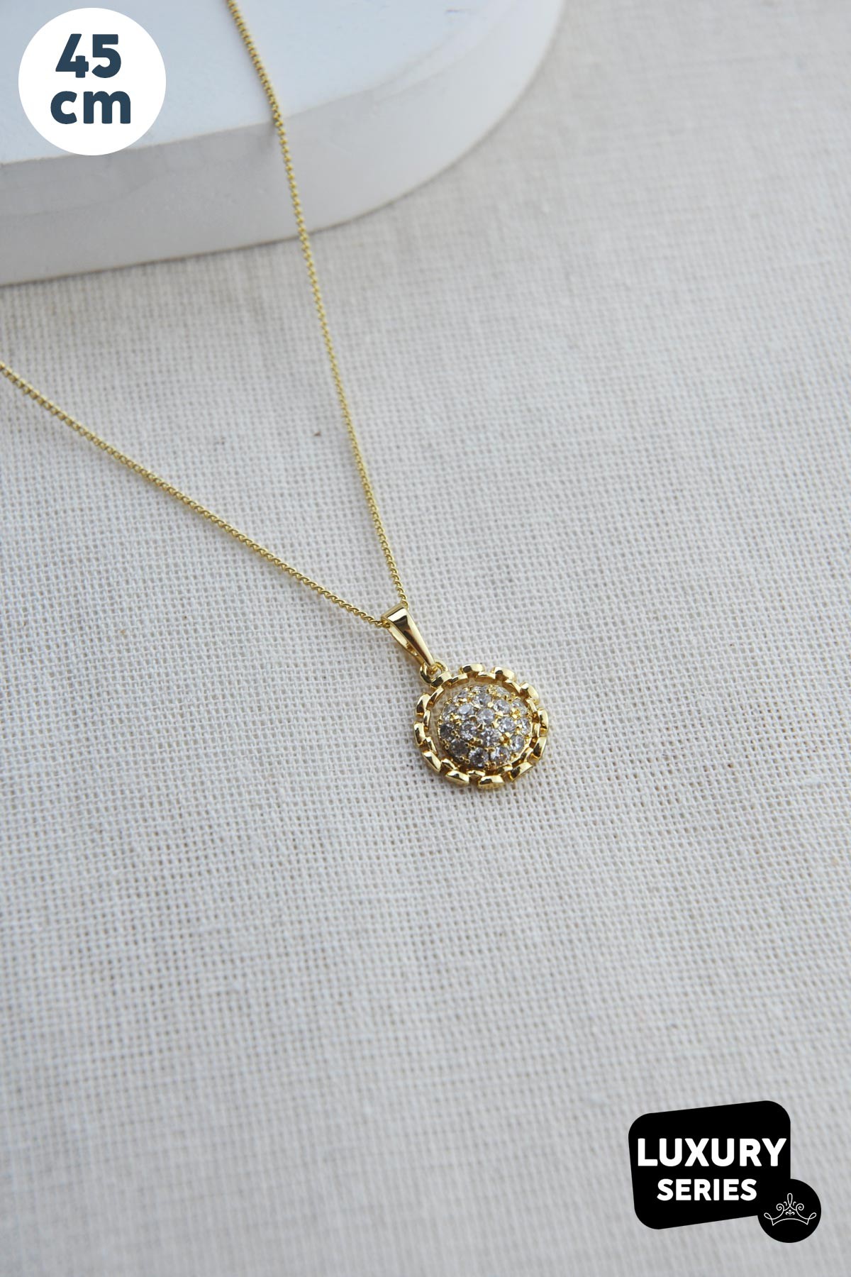 Gold Çember İçerisinde Zirkon Daire Tasarım Luxury Kolye AKL3812