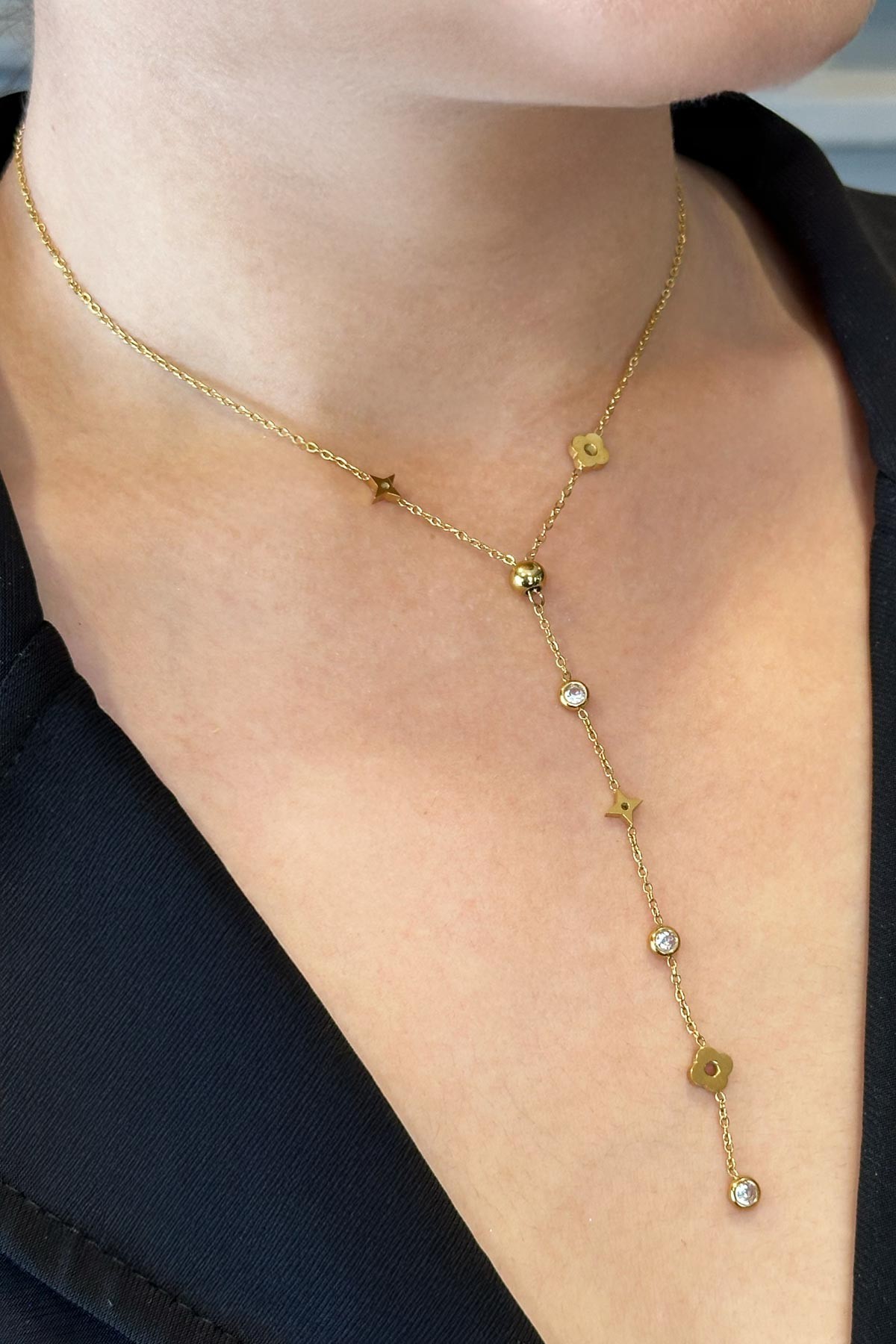 Gold Y Tasarım Minimal Tektaş ve Dört Köşe Yıdız Detay Çelik Kolye 45 cm AKL3751