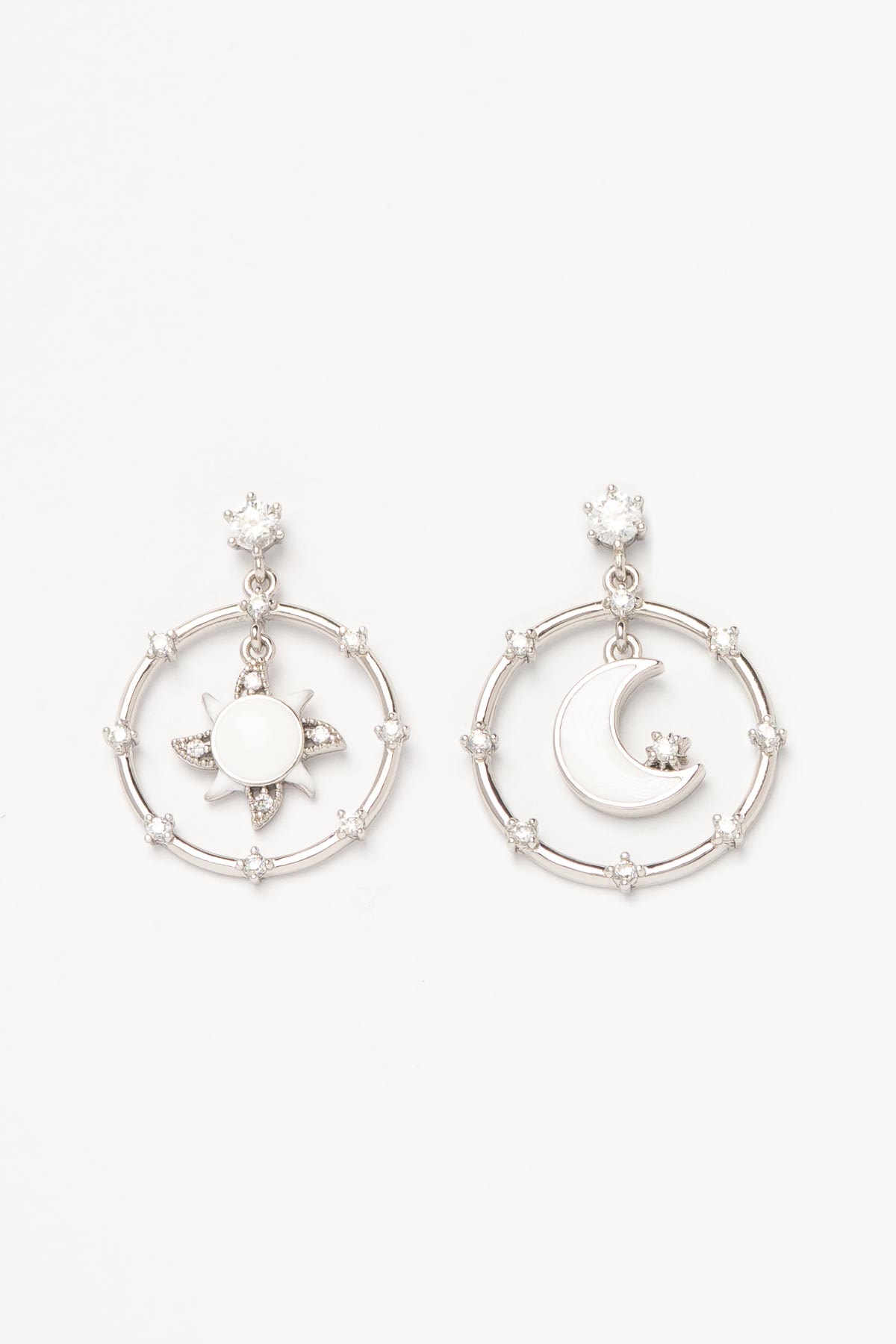 Silver Minimal Taş Detay Beyaz Mineli Ay Ve Güneş Sallantılı Luxury Küpe AKE9399