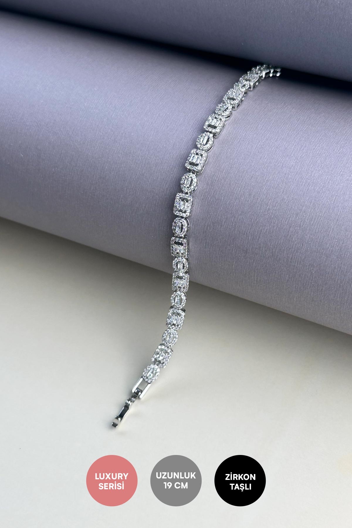 Silver Kristal Baget Detay Kare Ve Oval Tasarım Sıralı Bileklik ABL7304