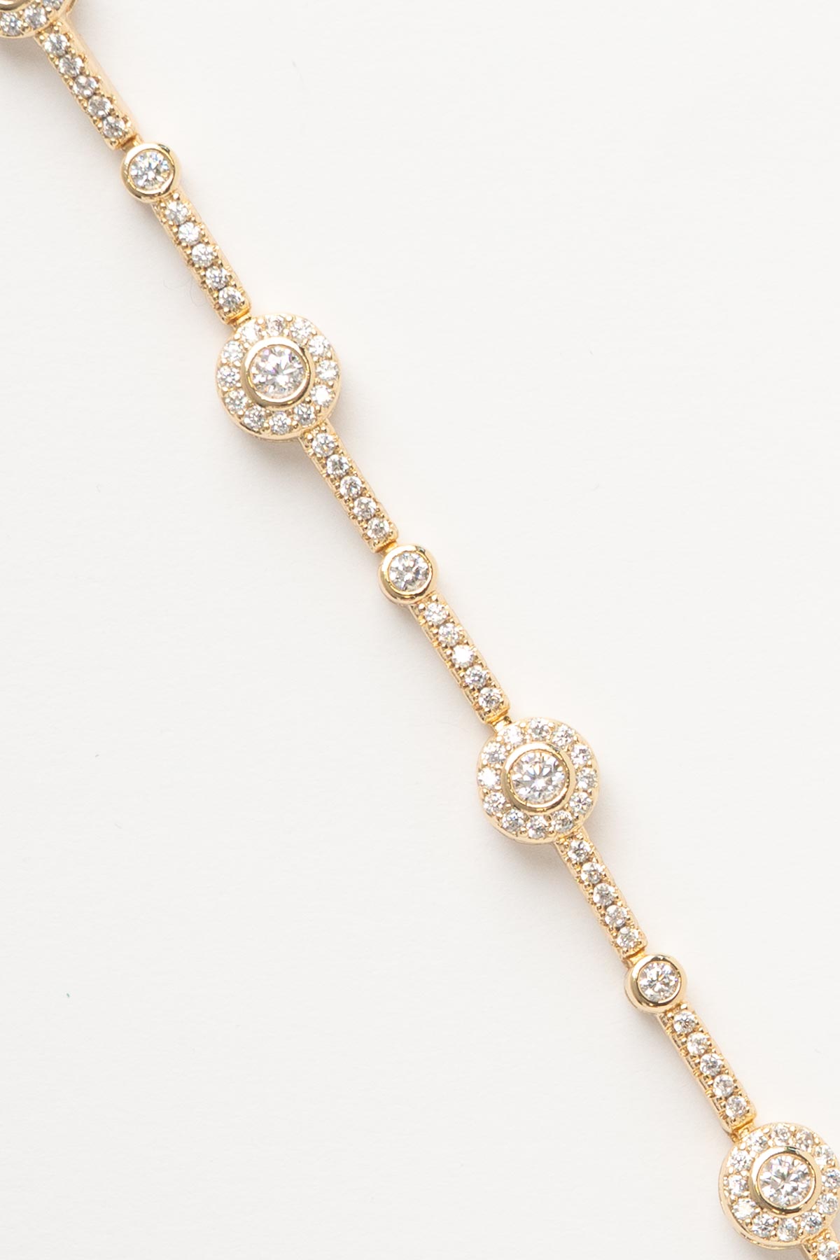 Gold 14K Yuvarlak Taşlı Işıltılı Luxury Bileklik ABL7527