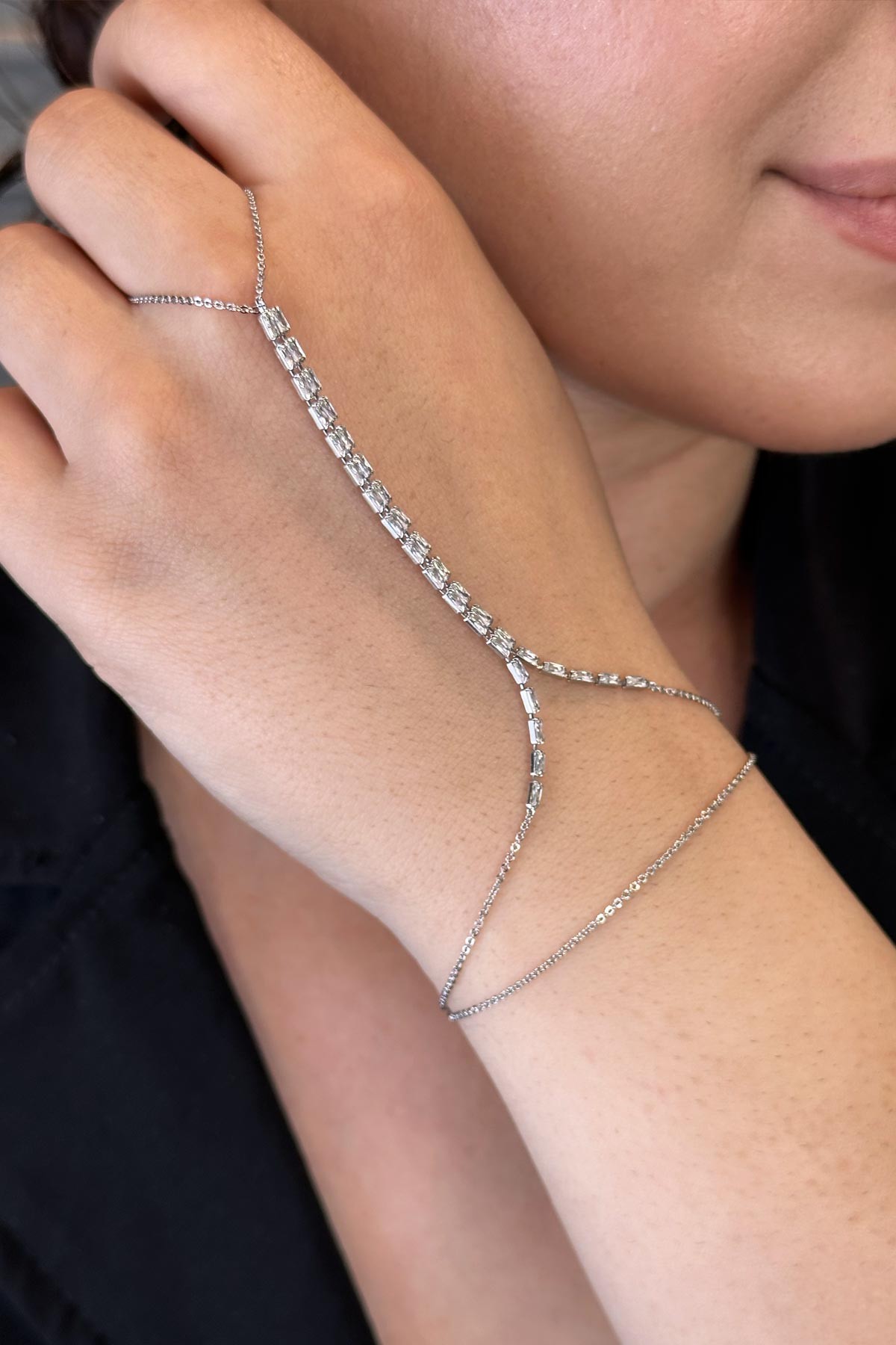 Silver Sıra Minimal Baget Taş Tasarım Şahmeran ASH1106