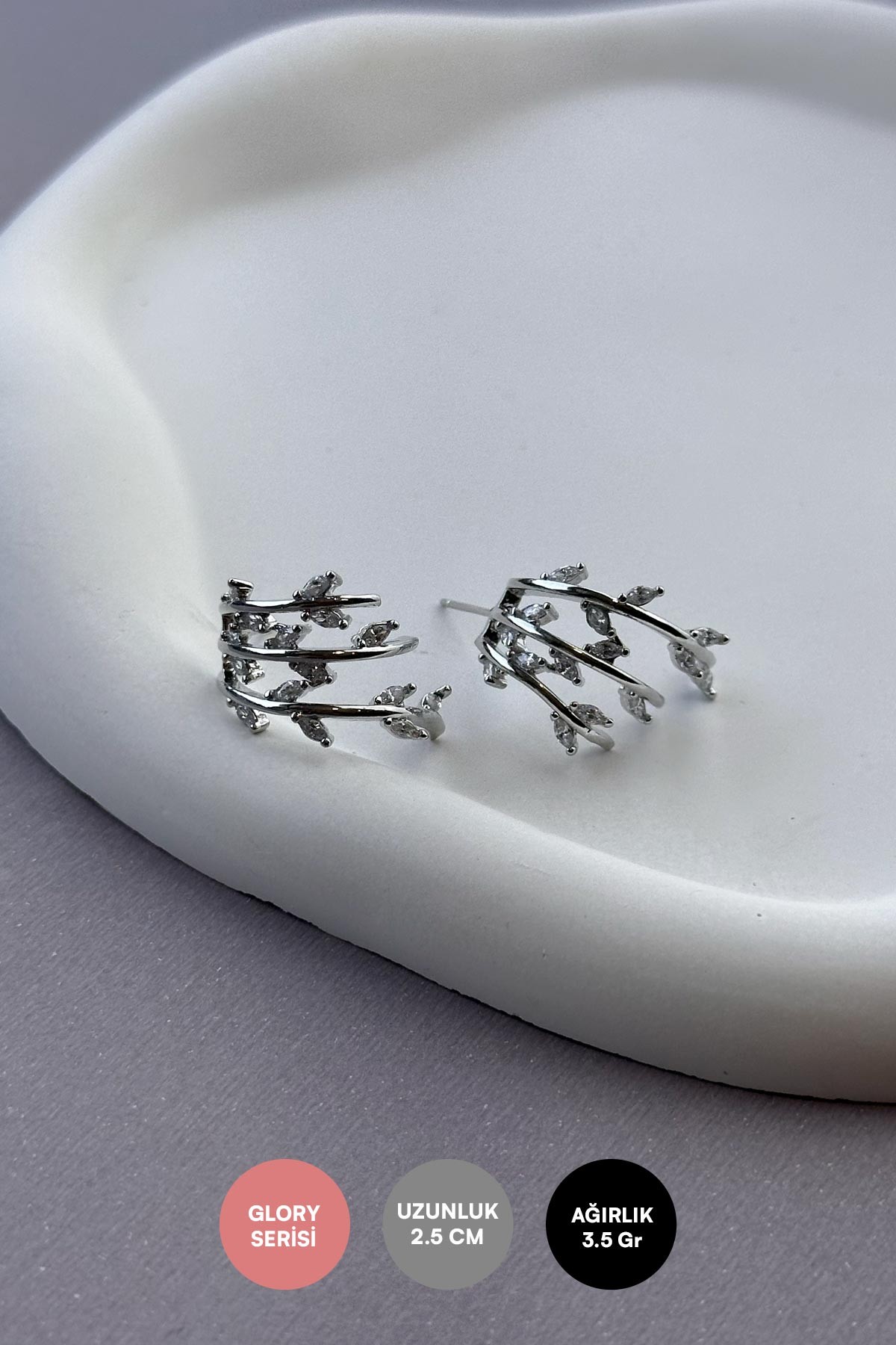 Silver Baget Taş Detay Üçlü Dal Tasarım Glory Küpe AKE9198