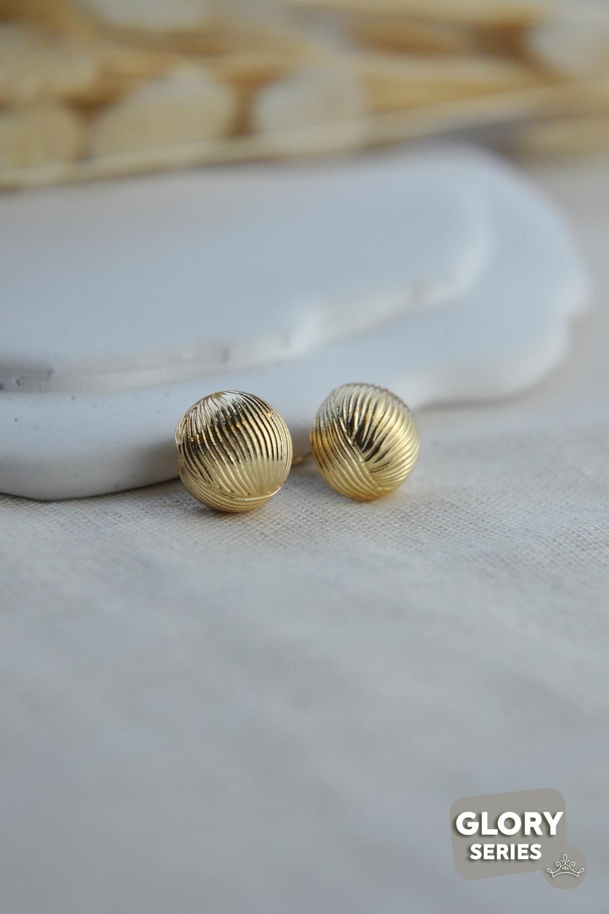 Gold Snail Shell Glory Küpe AKE8018