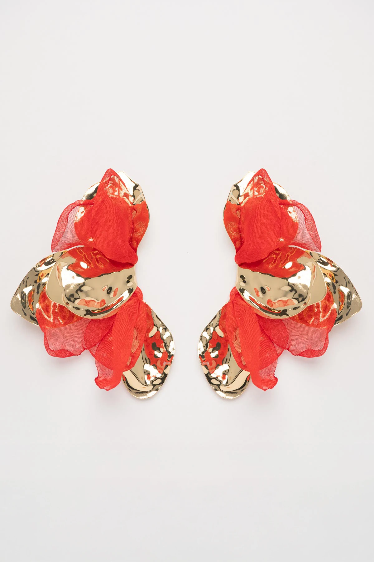 Gold Plaka Kırmızı Kumaş Çiçek Tasarım Stefany Küpe AKE9566